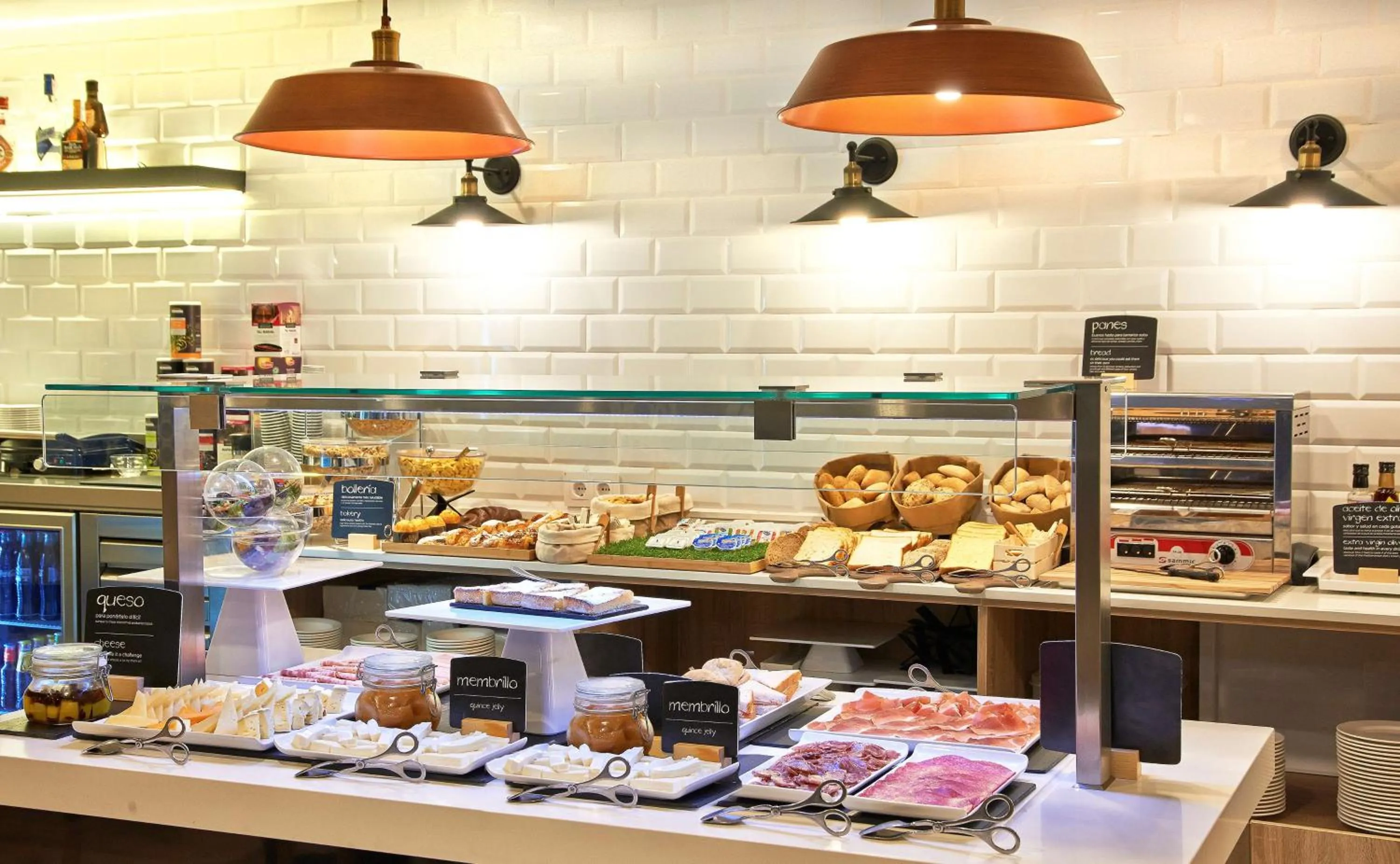 Restaurant/places to eat in NH Barcelona Les Corts