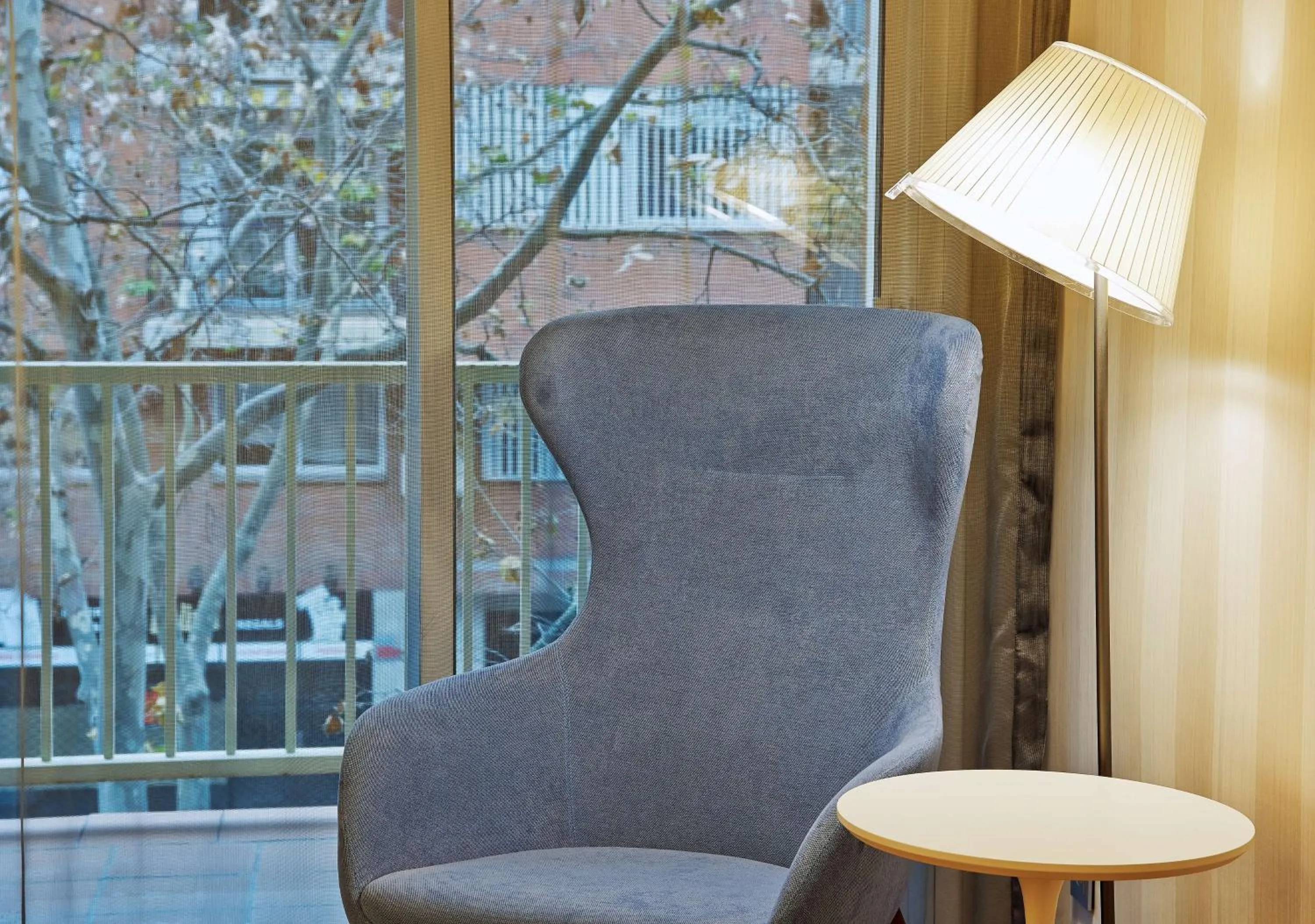 Photo of the whole room in NH Barcelona Les Corts