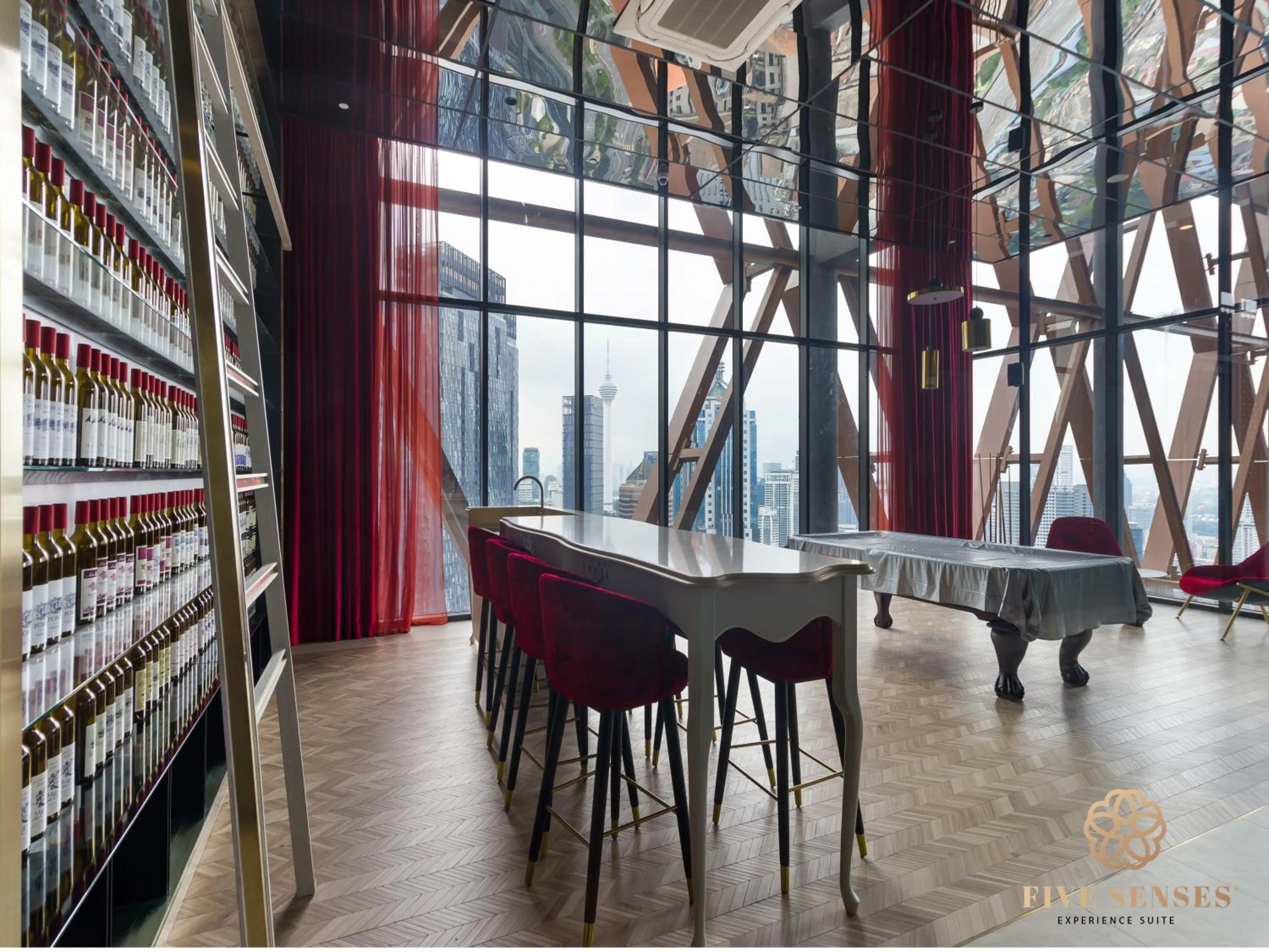 Lounge or bar in Scarletz Suites Kuala Lumpur, Five Senses