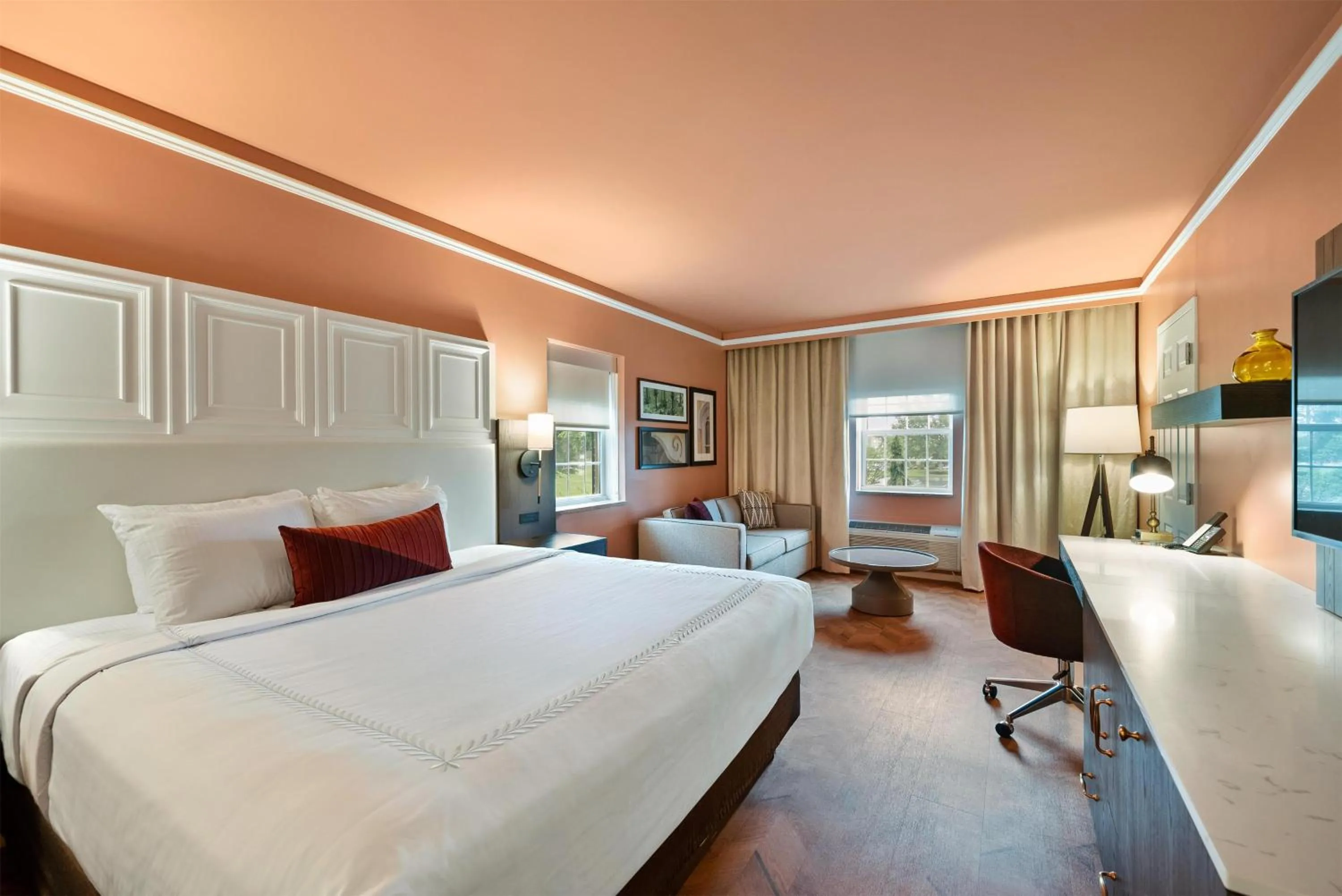 Bedroom, Bed in The Inn at Lewisburg, BW Signature Collection