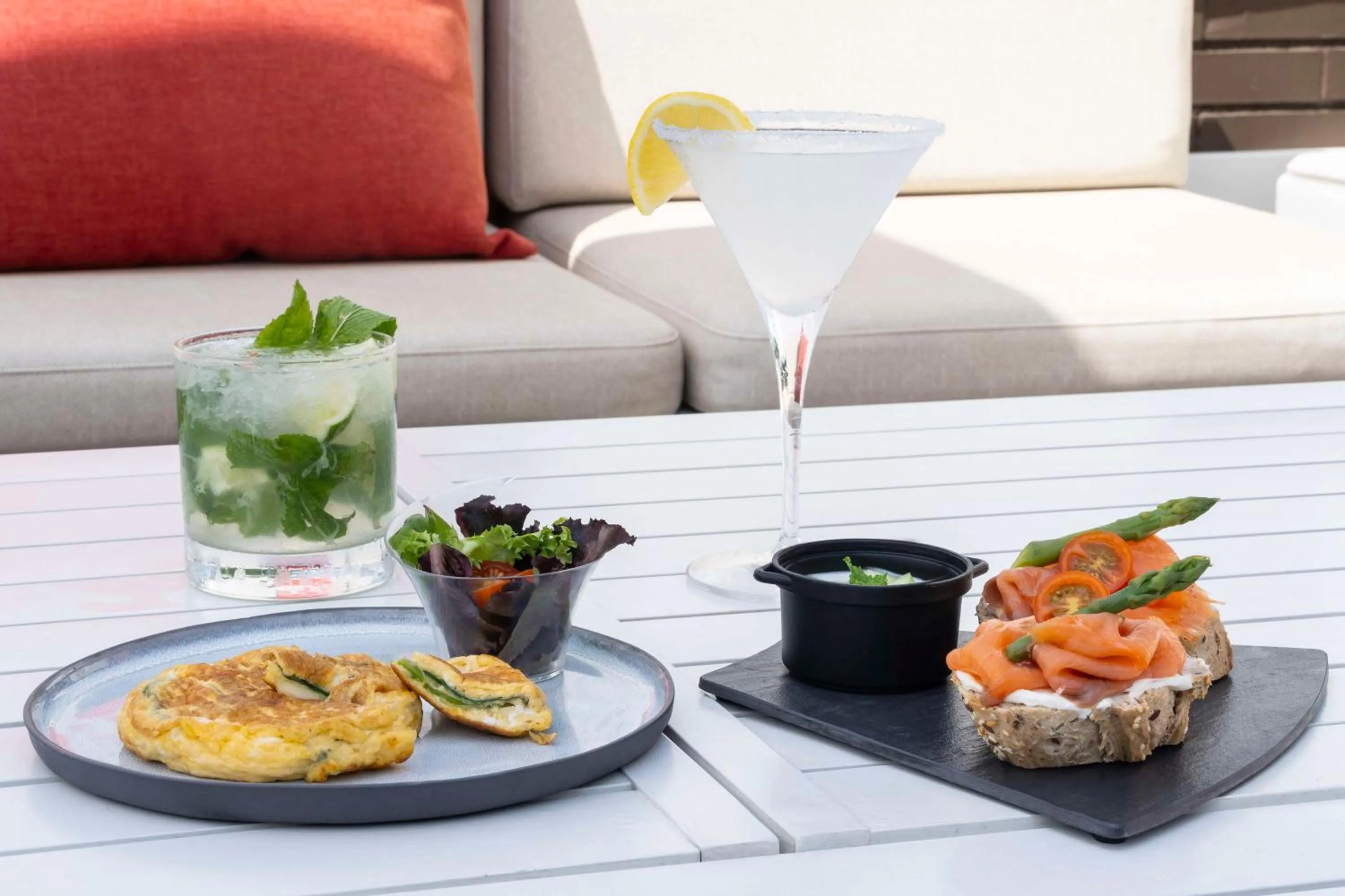 Lounge or bar in NH Collection Barcelona Podium