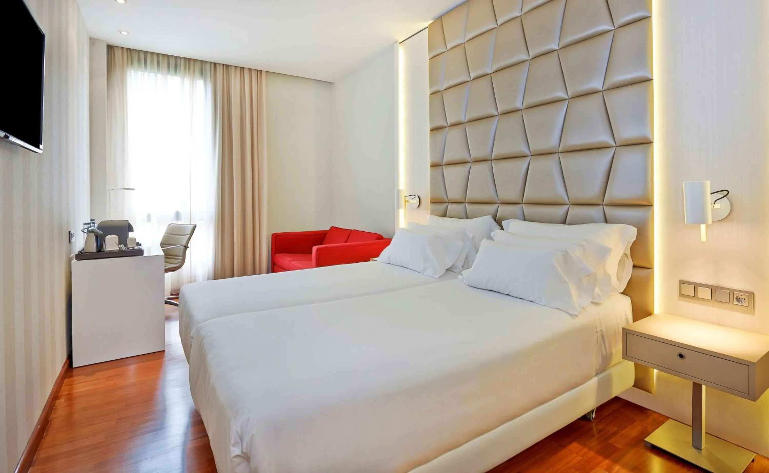 Bedroom, Bed in NH Collection Barcelona Podium