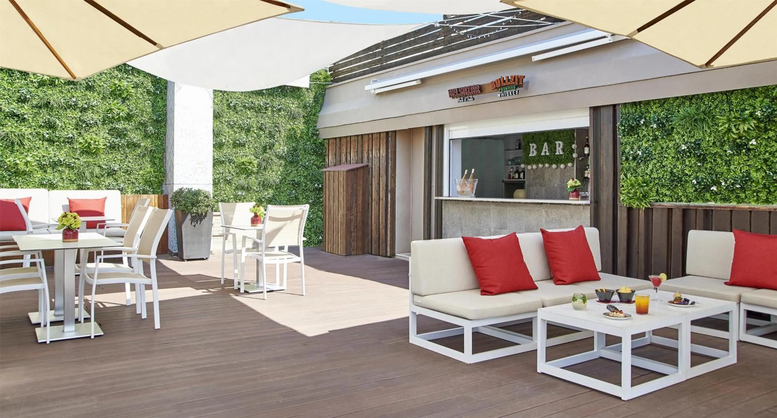 Lounge or bar in NH Collection Barcelona Podium