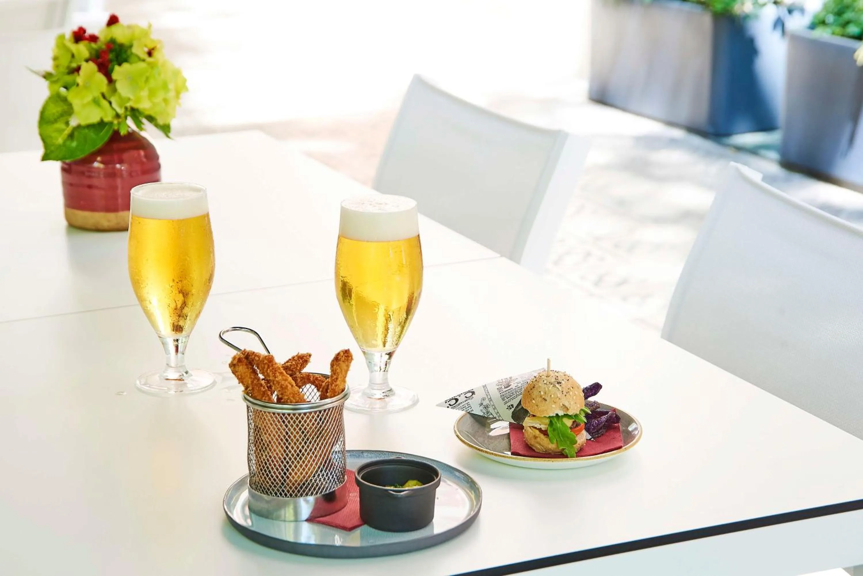 Lounge or bar in NH Collection Barcelona Podium