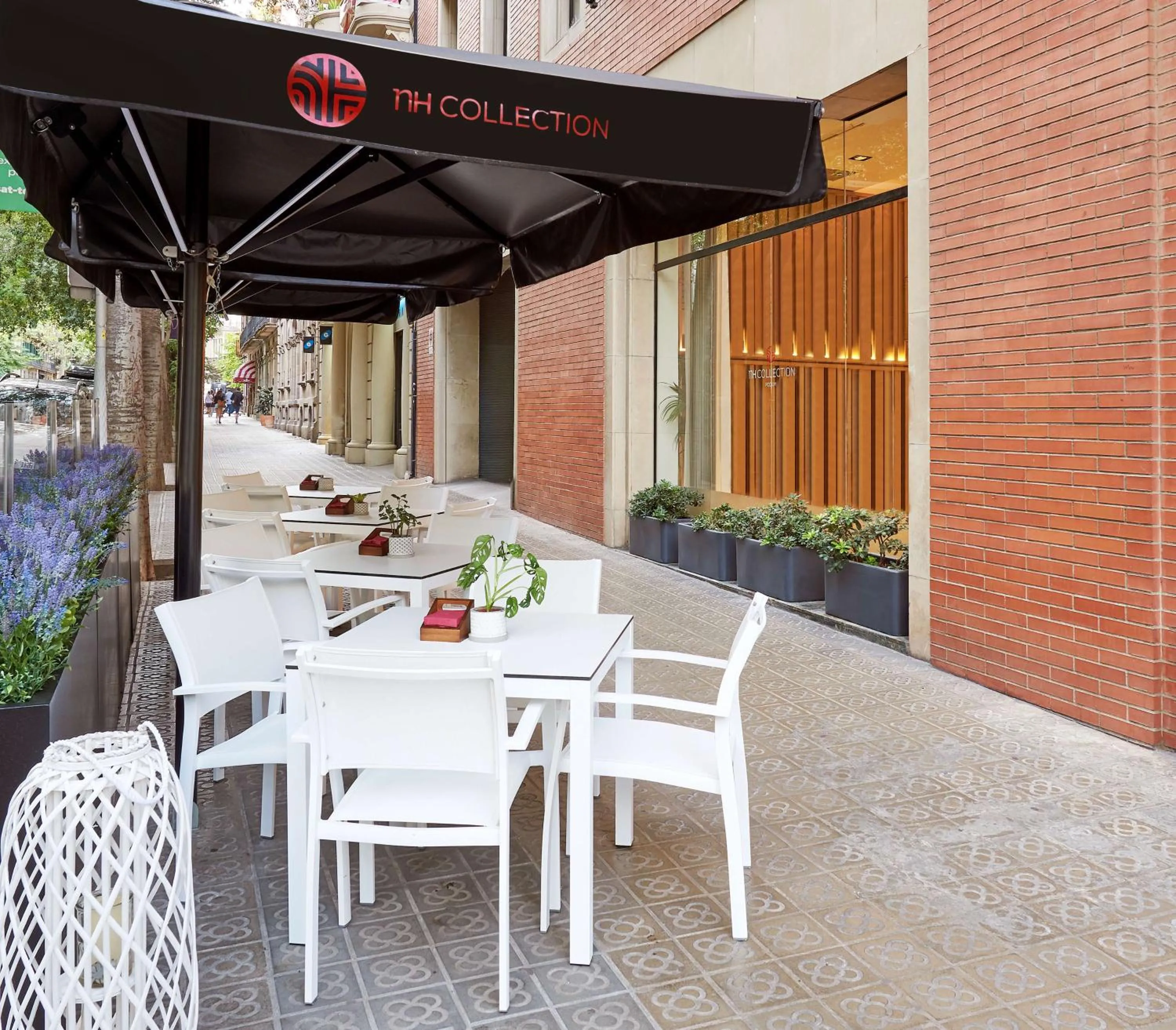 Lounge or bar in NH Collection Barcelona Podium