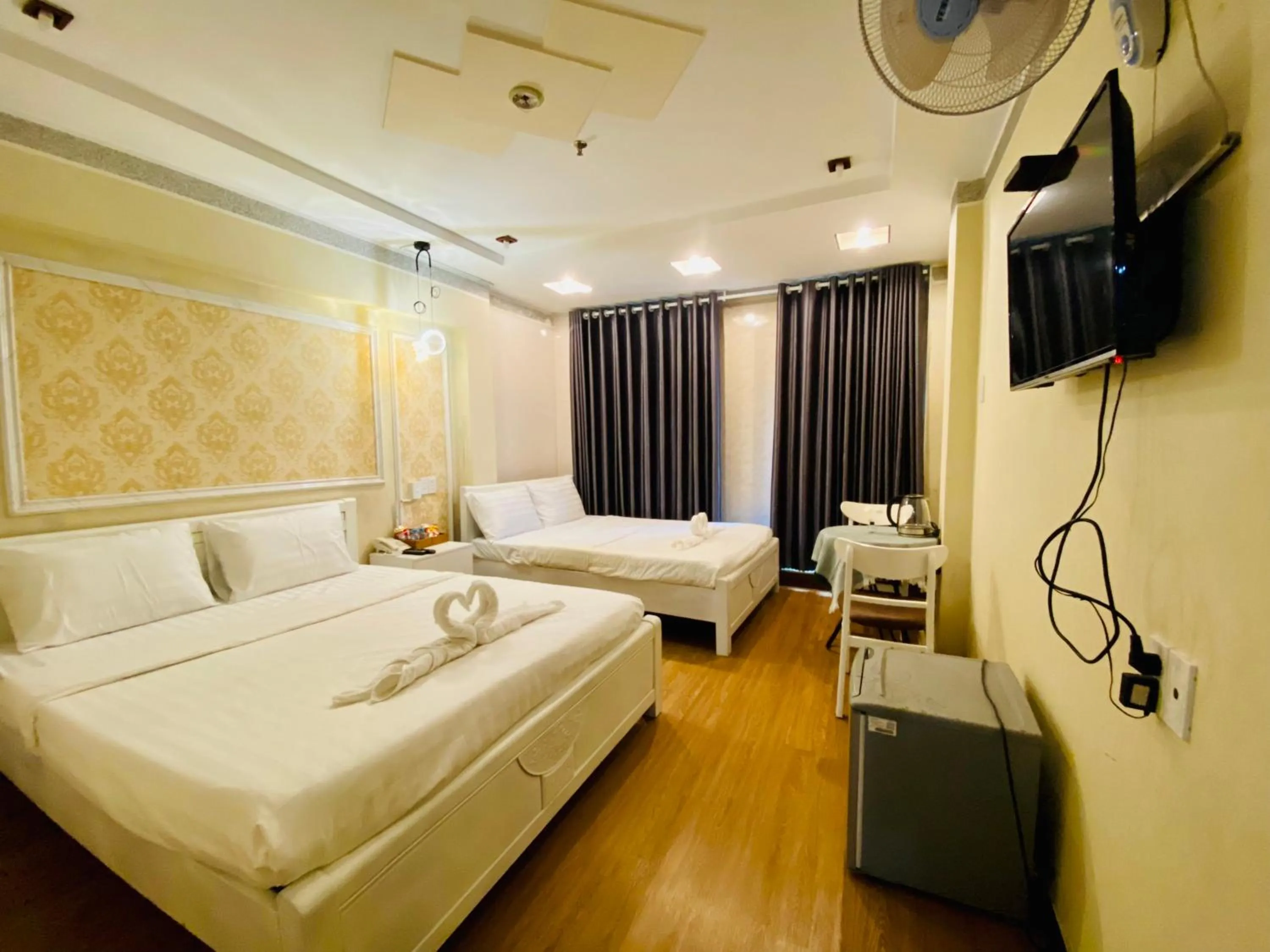 Bedroom, Bed in Jewel Hotel