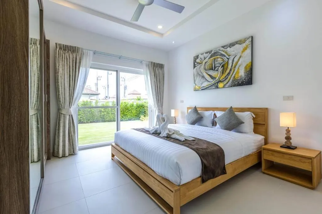 Bed in Private 3 Bedroom Pool Villa MS22