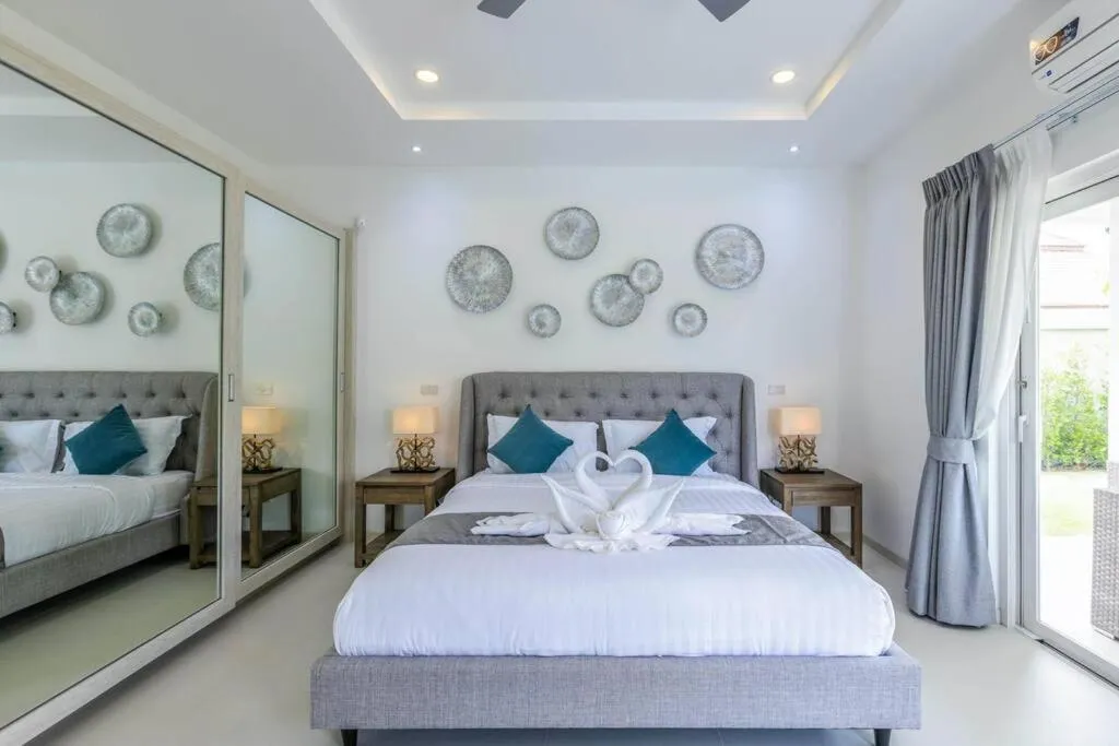 Bed in Private 3 Bedroom Pool Villa MS22
