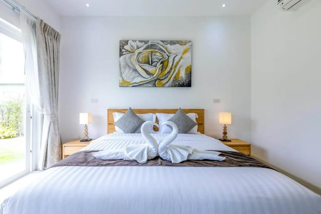 Bed in Private 3 Bedroom Pool Villa MS22