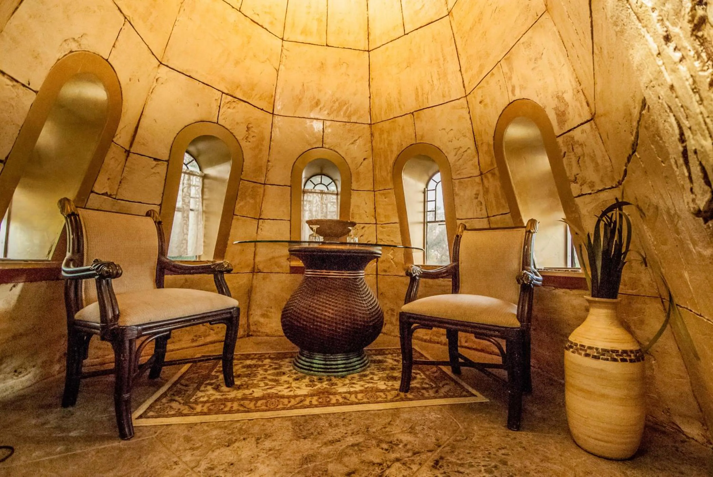 Seating area in The Anniversary Inn - South Temple