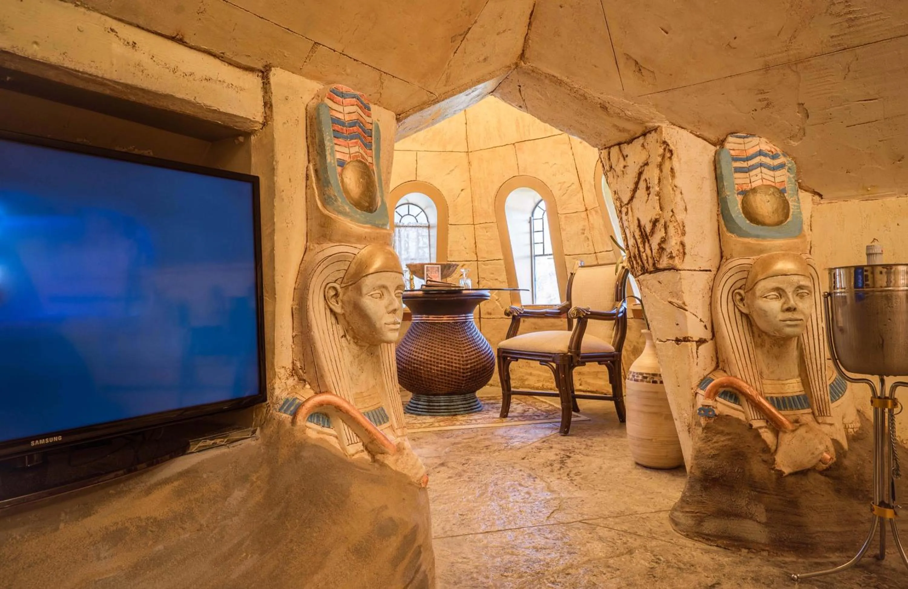 Seating area in The Anniversary Inn - South Temple