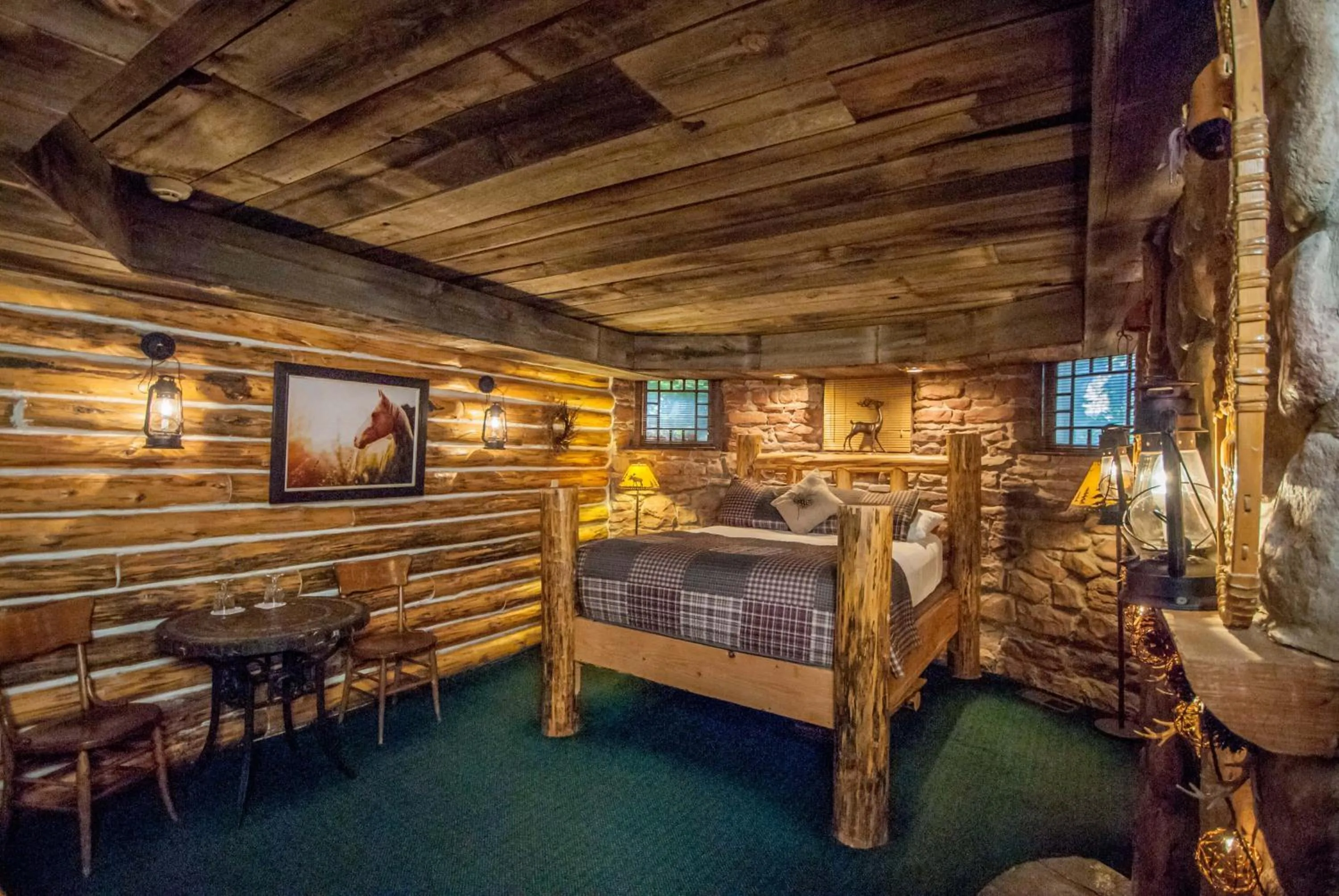 Bedroom, Bed in The Anniversary Inn - South Temple