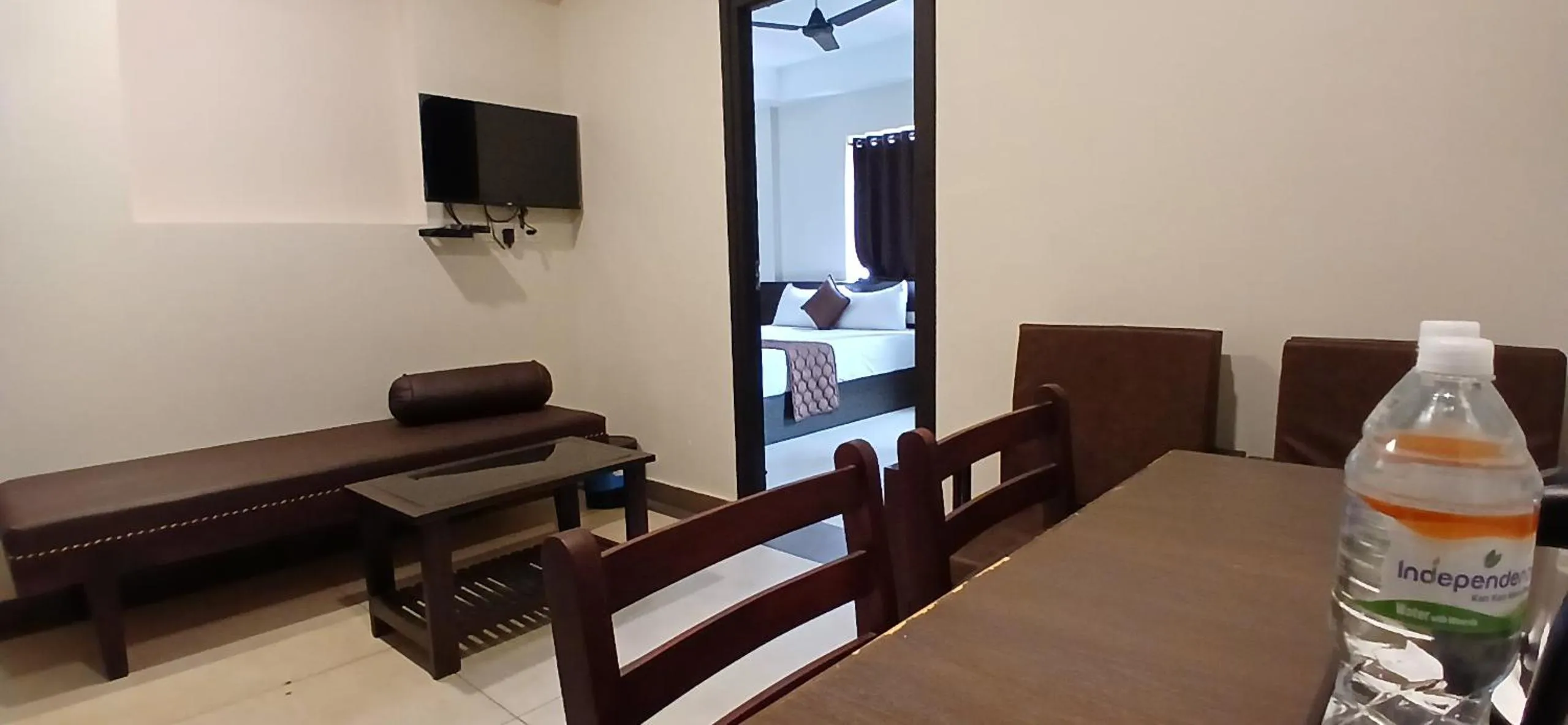 Living room in HOTEL PANKAJ RESIDENCY