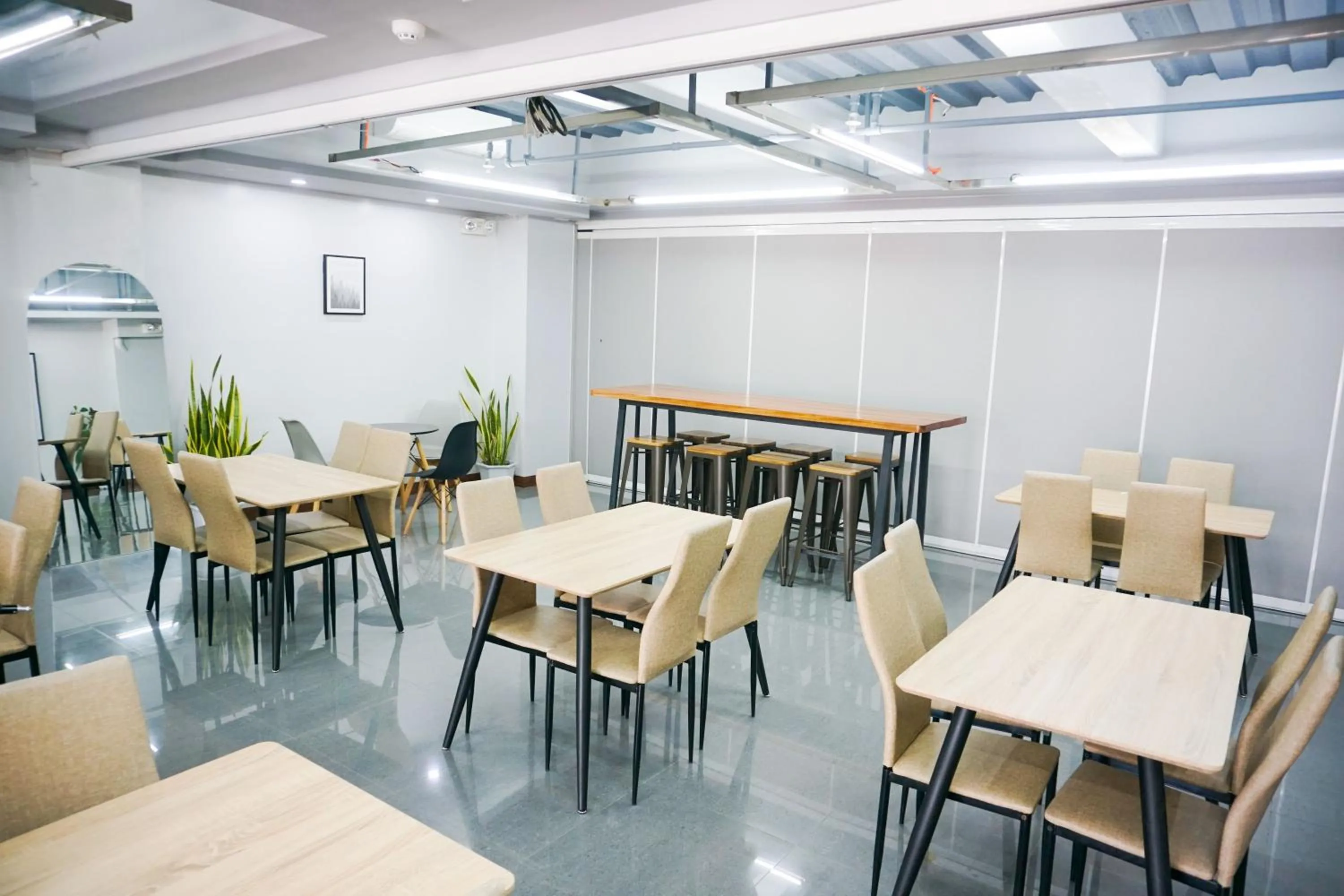 Coffee/tea facilities in Benrose Hotel