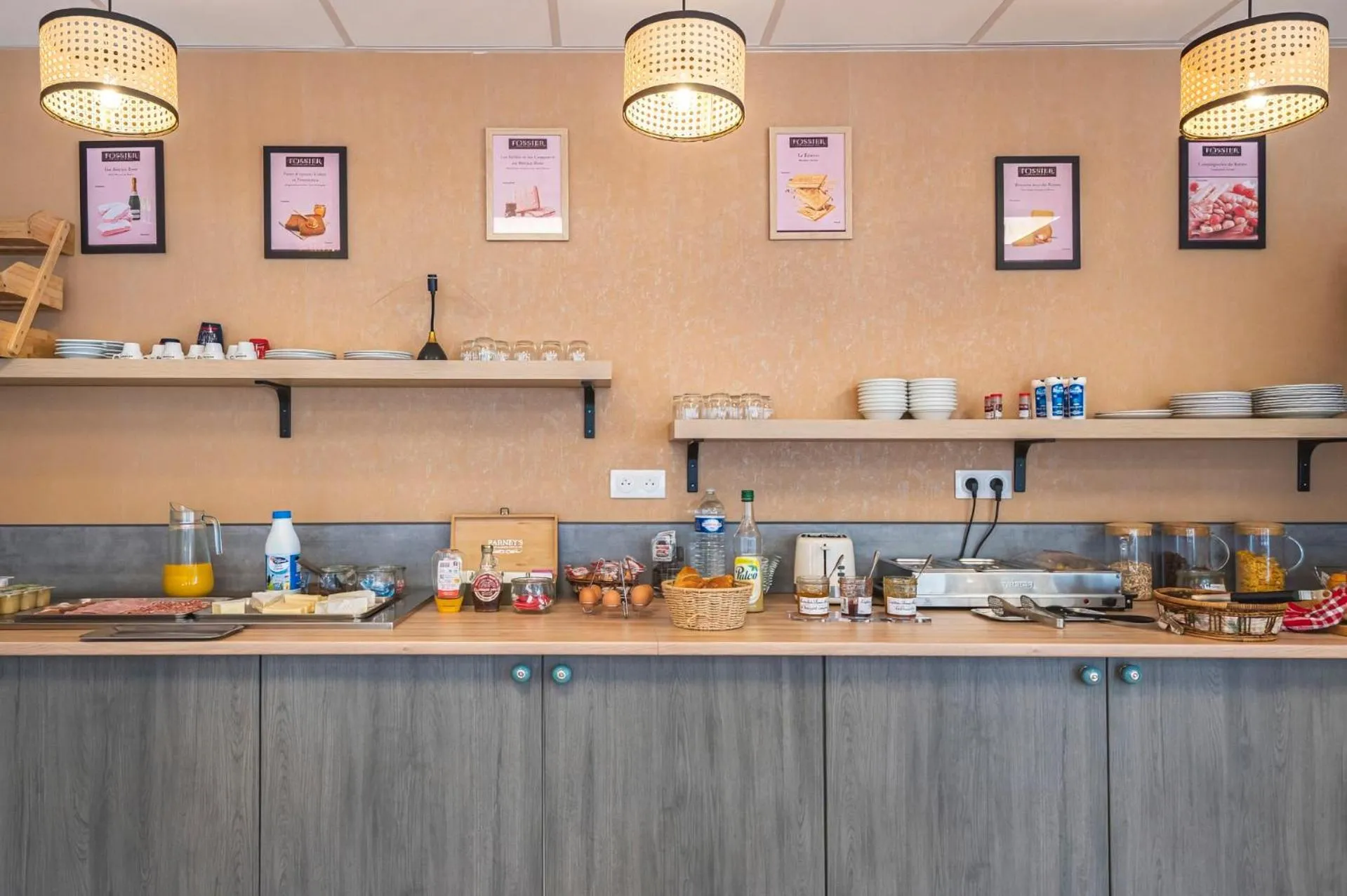 Breakfast in Logis Hotel au tambour