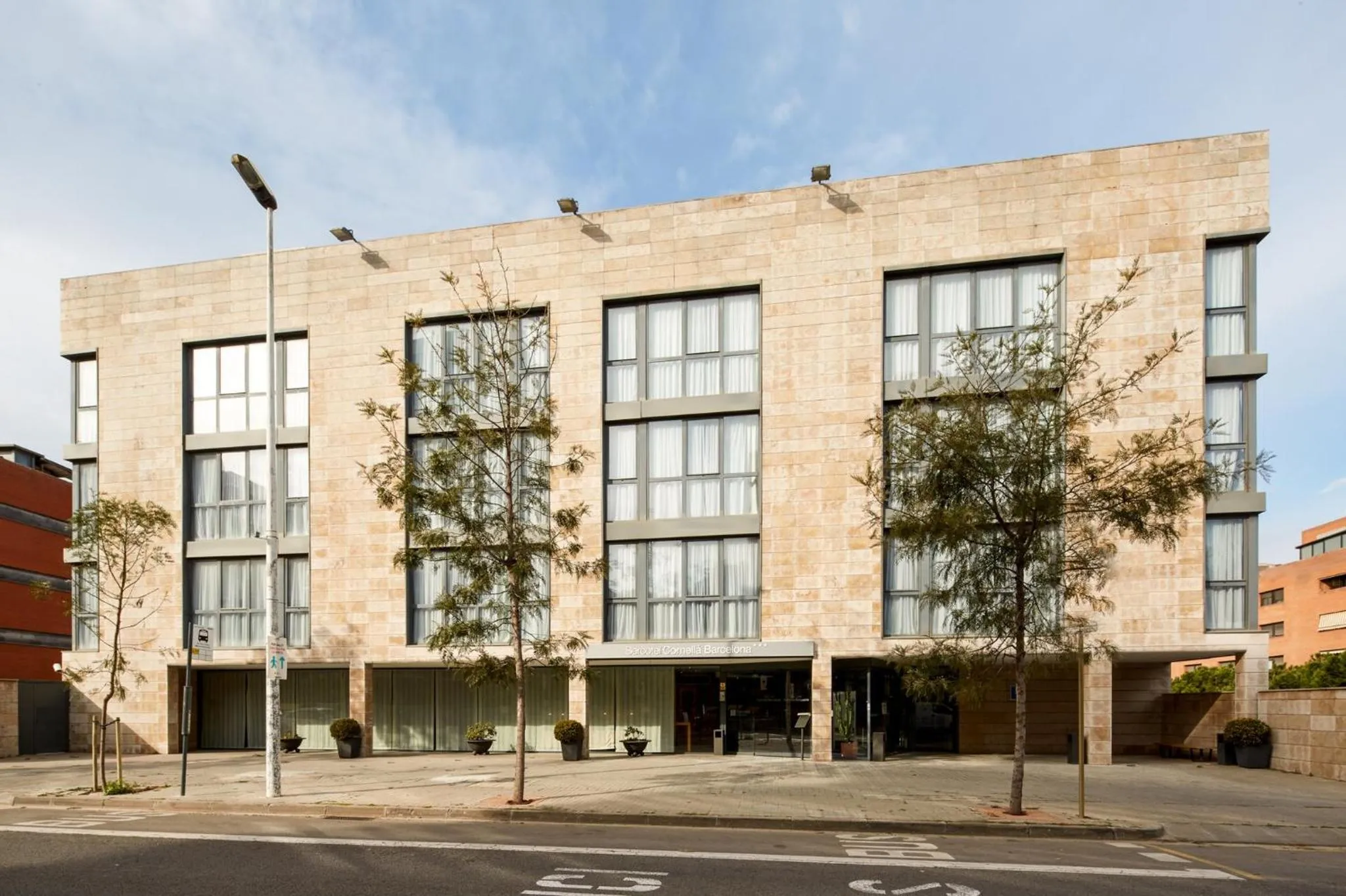 Facade/entrance in Sercotel Cornellà Barcelona