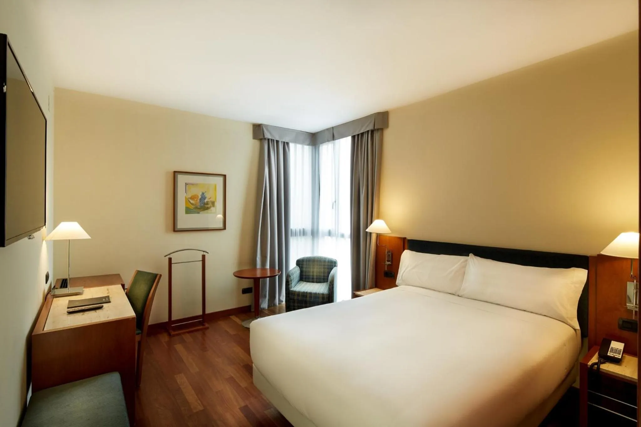 Photo of the whole room, Bed in Sercotel Cornellà Barcelona