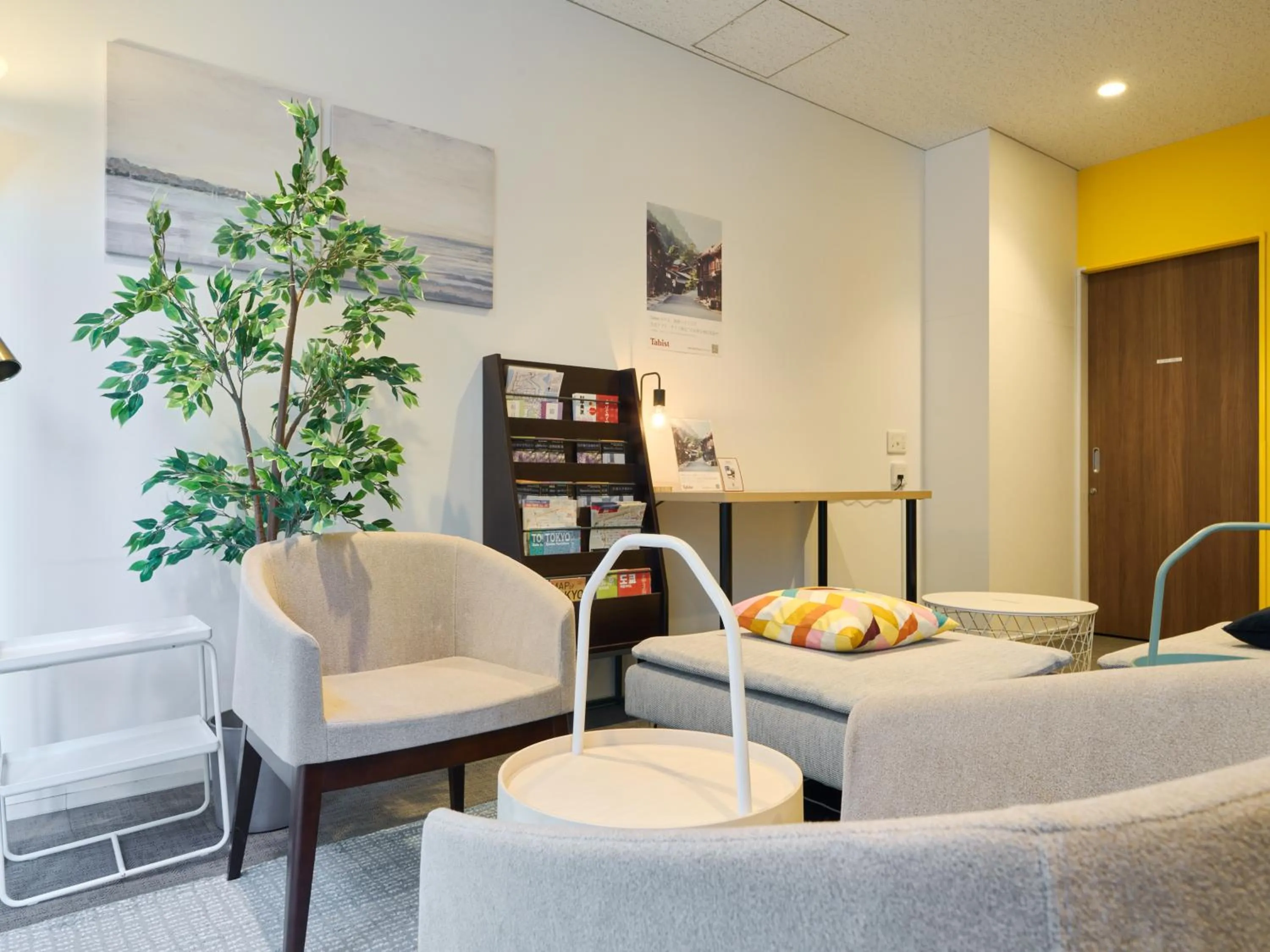 Communal lounge/ TV room in Tabist Ginza