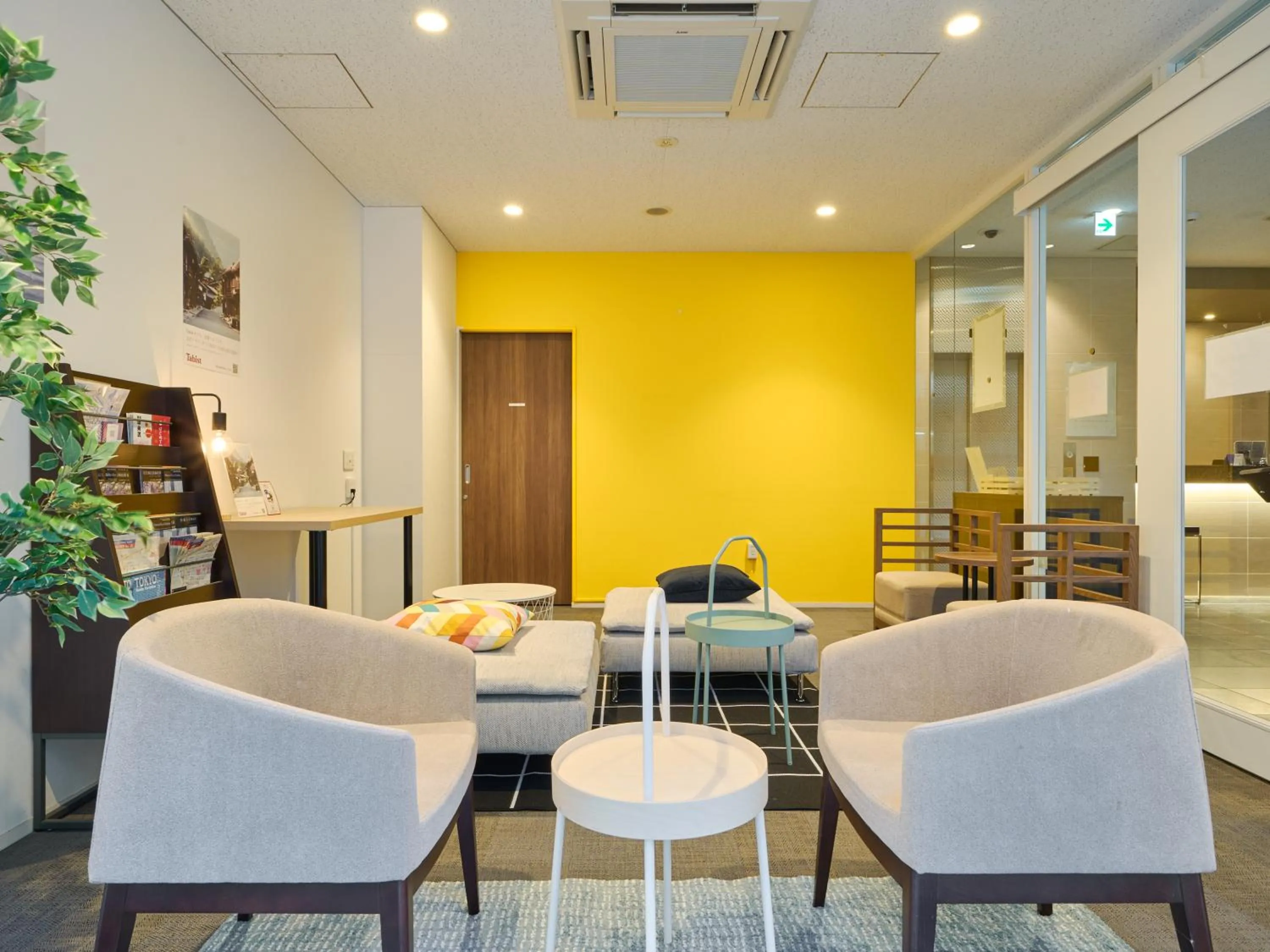 Communal lounge/ TV room in Tabist Ginza