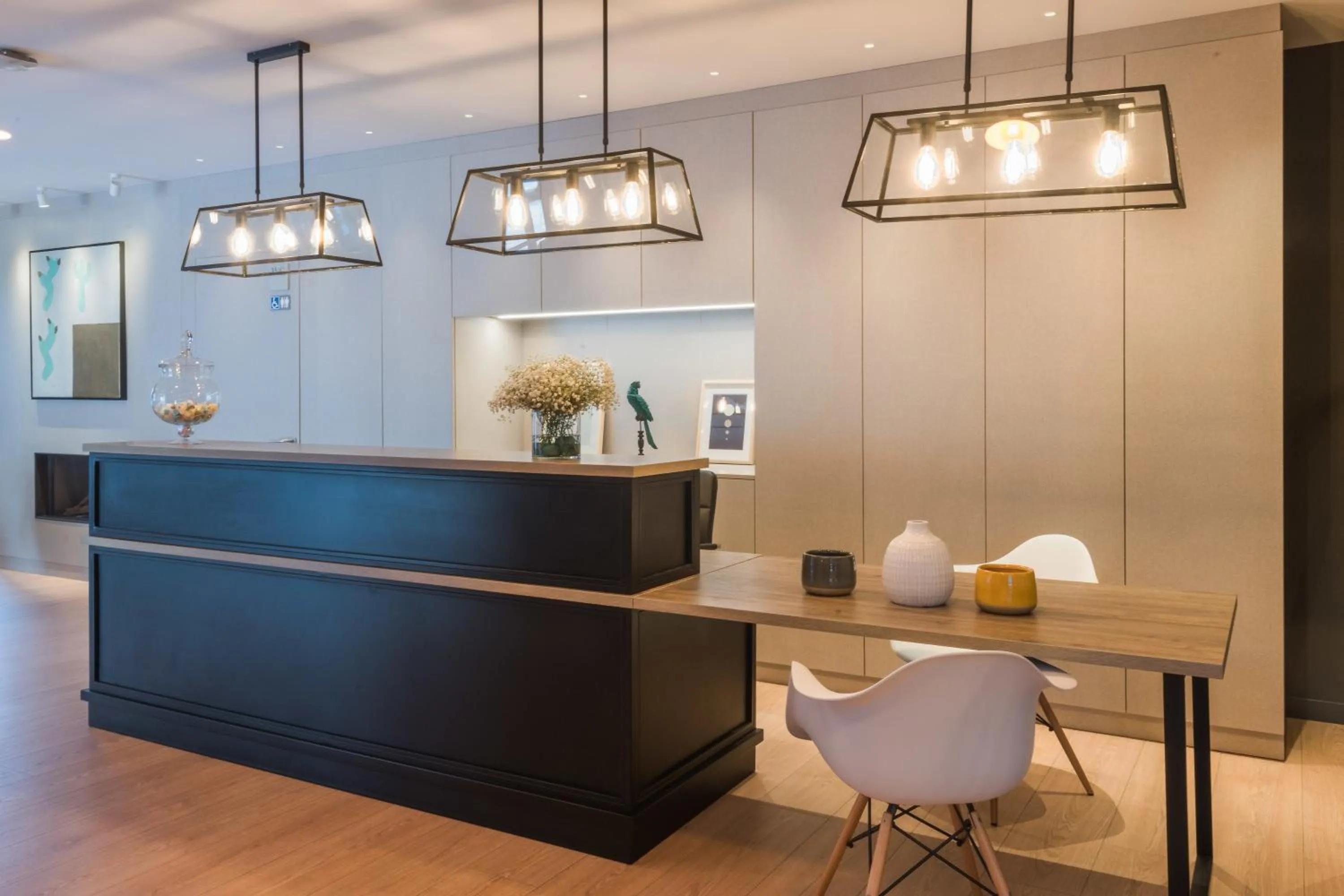 Lobby or reception in Up Rooms Vic Hotel