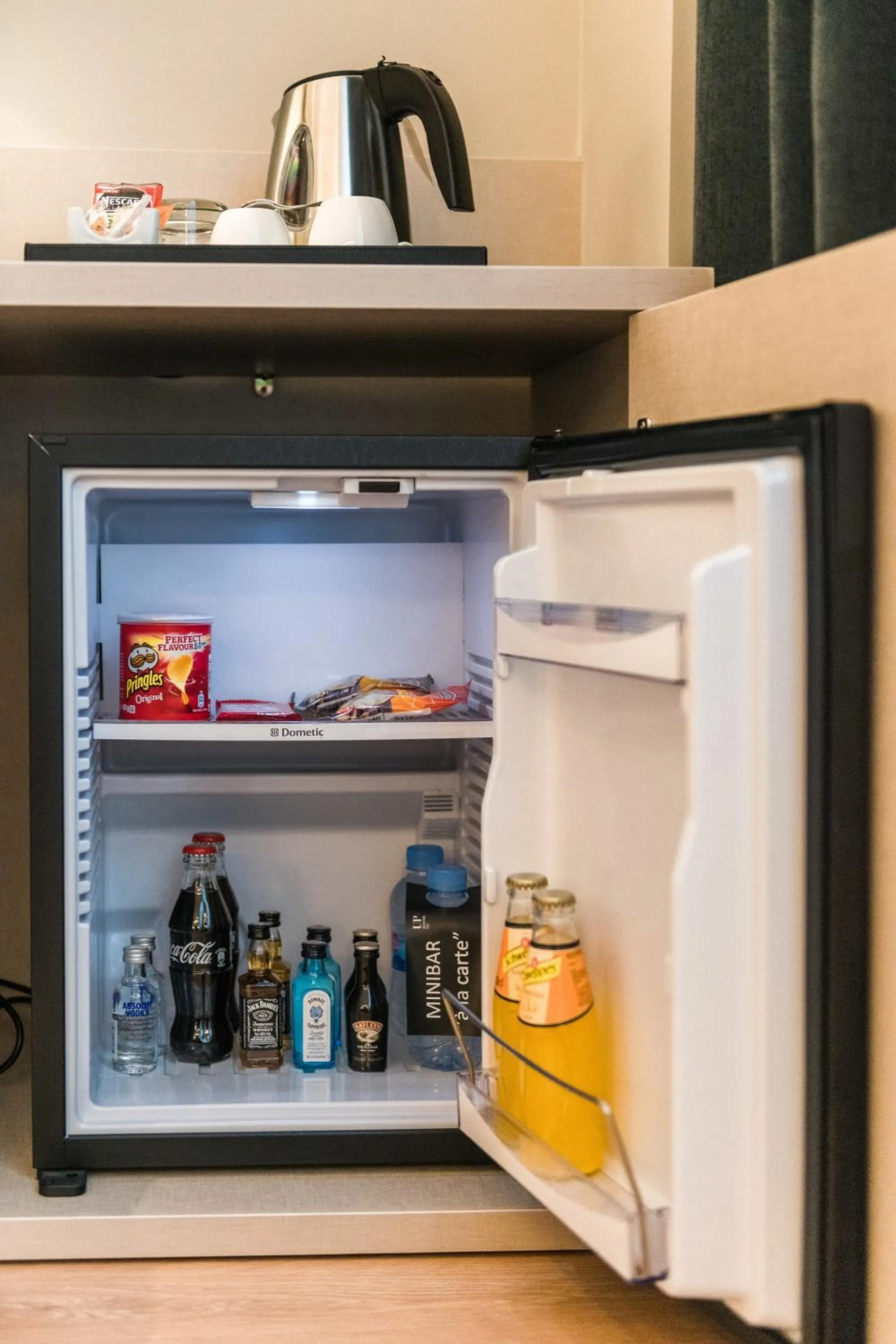 Coffee/tea facilities in Up Rooms Vic Hotel