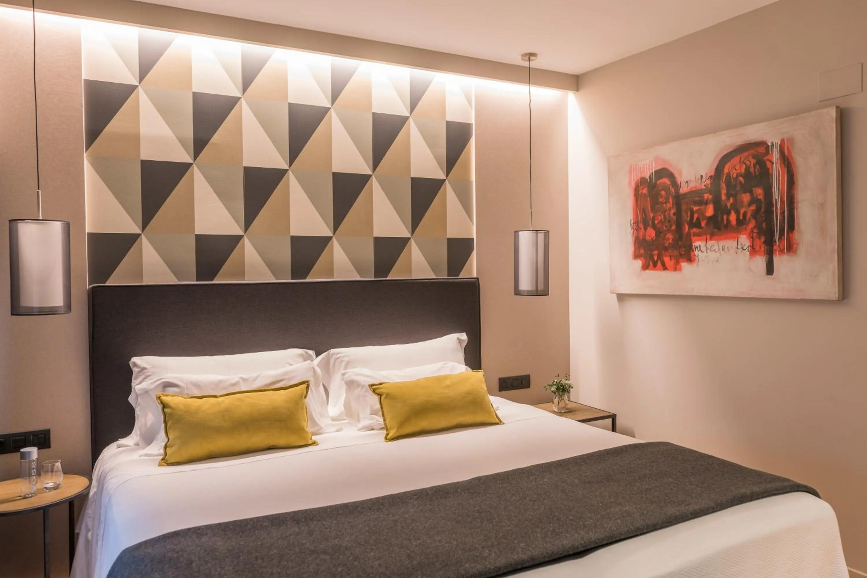 Bedroom, Bed in Up Rooms Vic Hotel