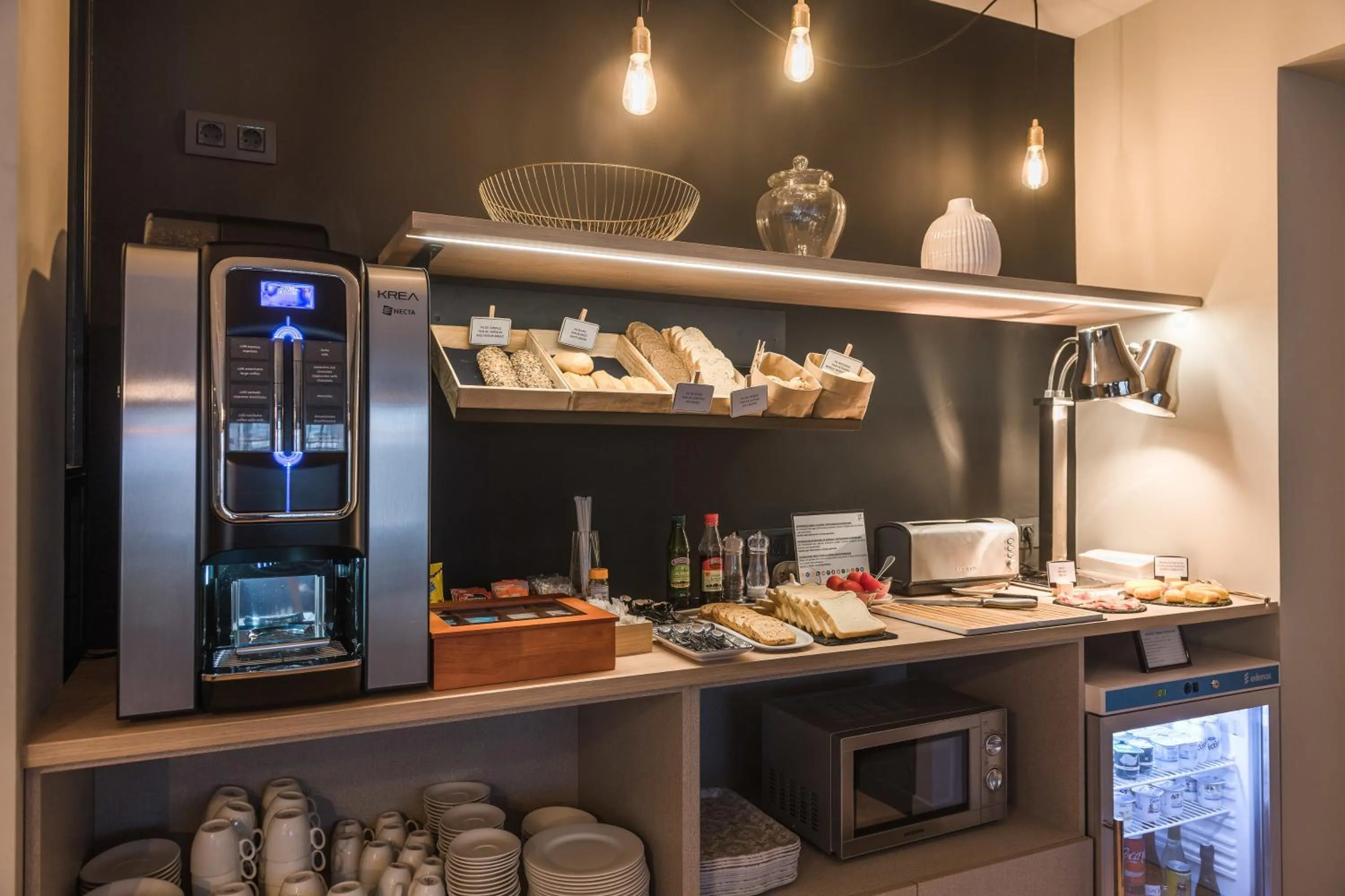 Buffet breakfast in Up Rooms Vic Hotel