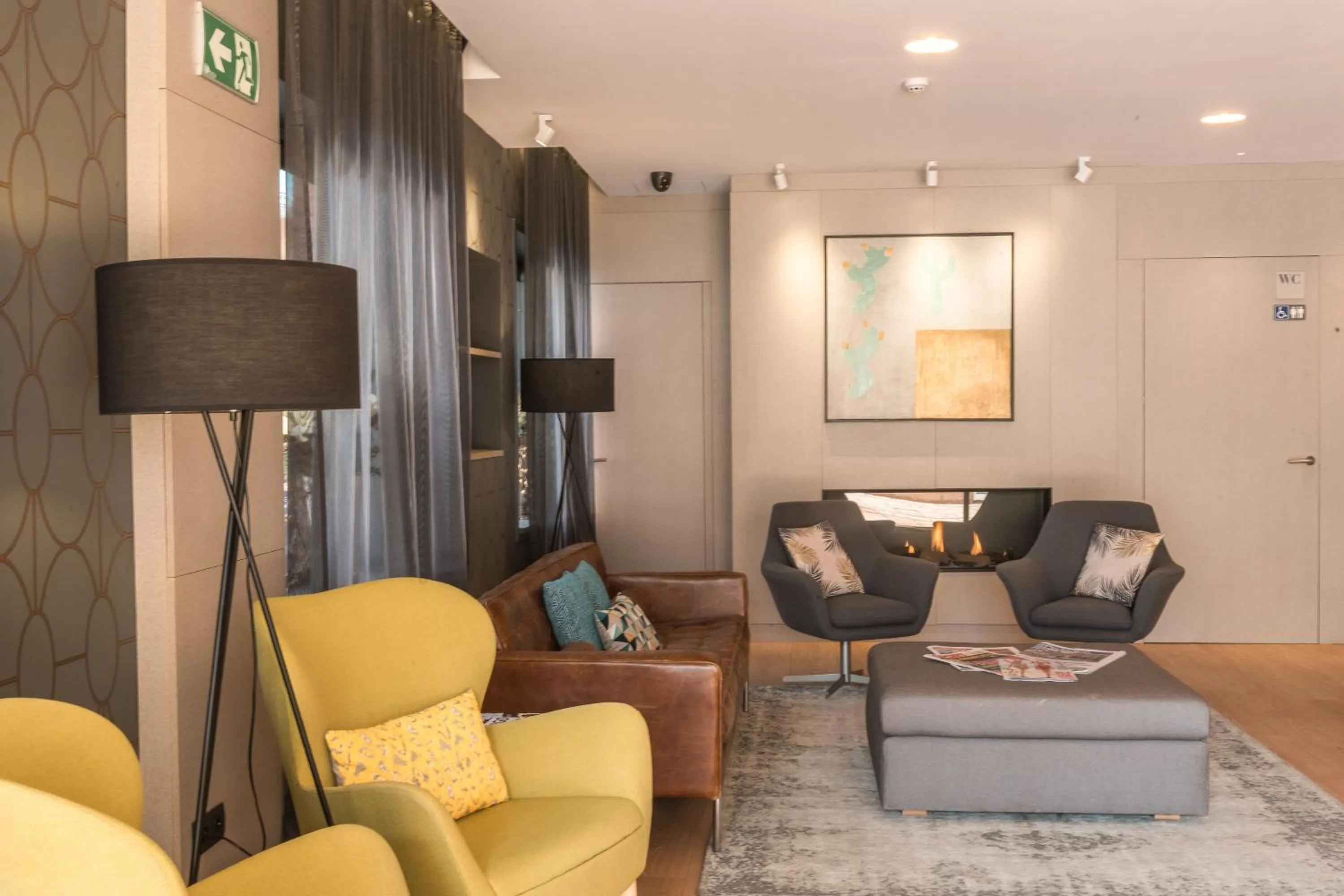 Lobby or reception in Up Rooms Vic Hotel