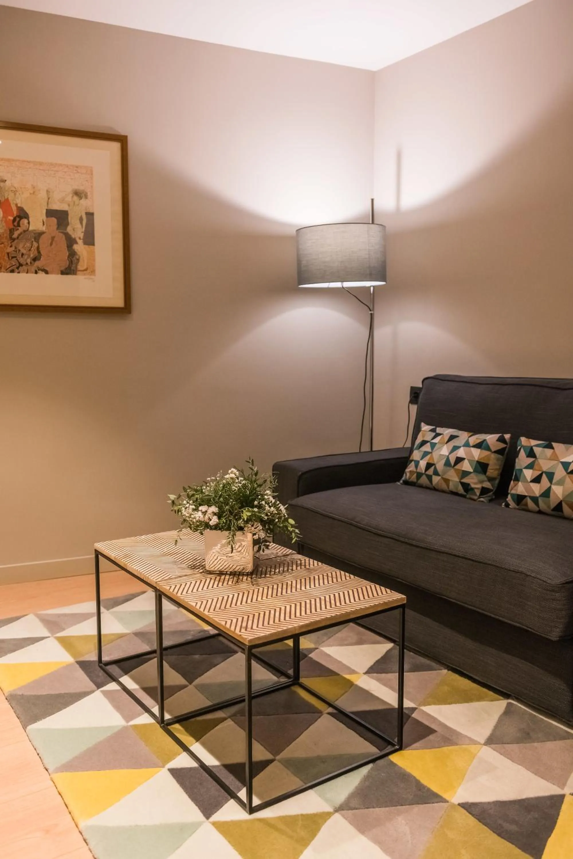 Seating area in Up Rooms Vic Hotel