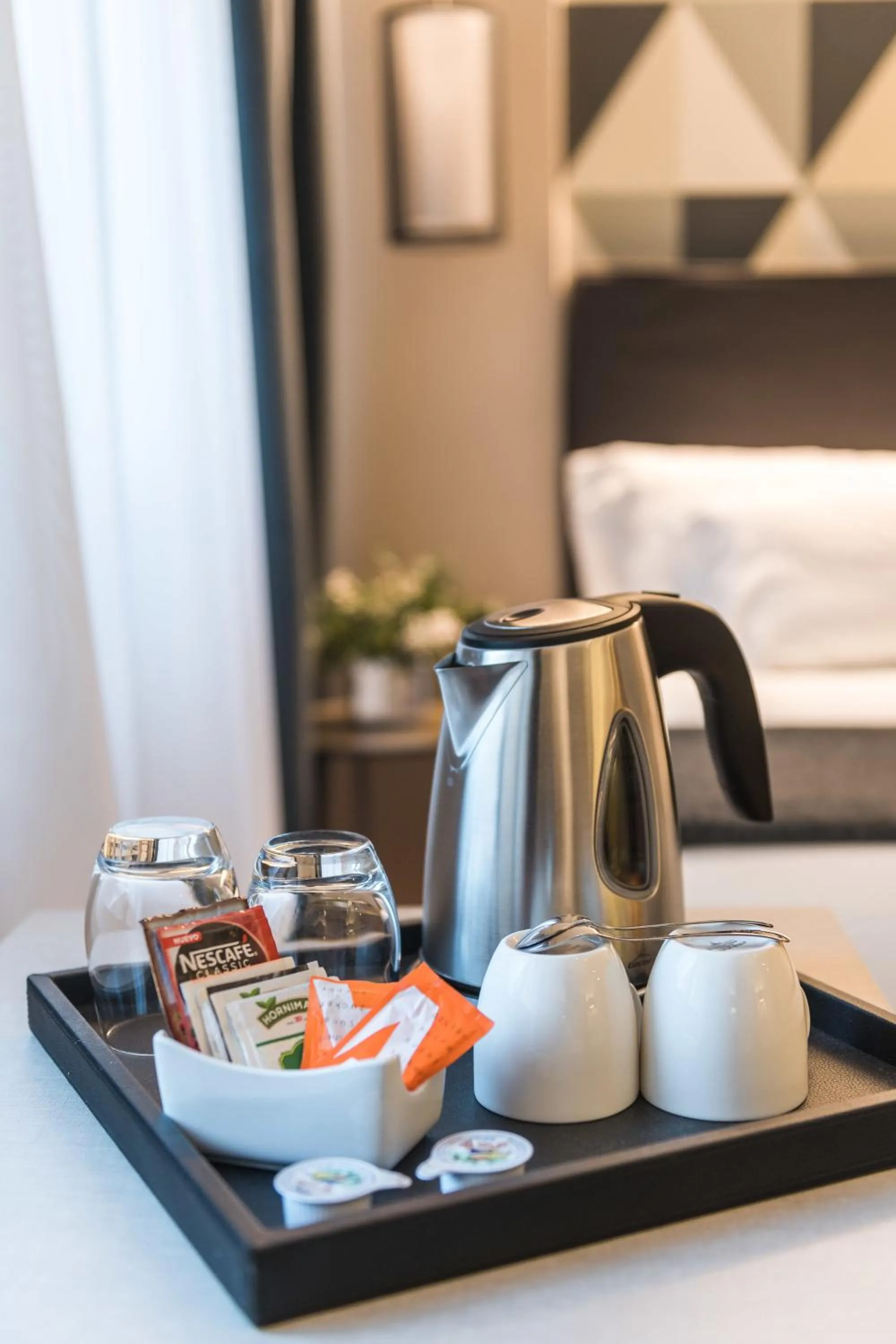 Coffee/tea facilities, Bed in Up Rooms Vic Hotel