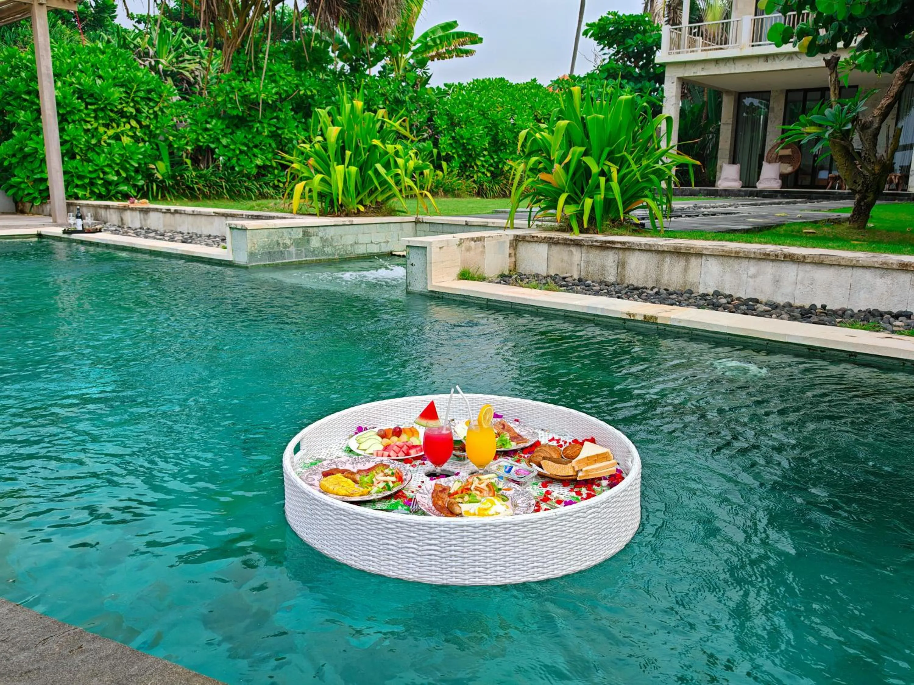 Food and drinks in Ketewel Beach Villas and Spa