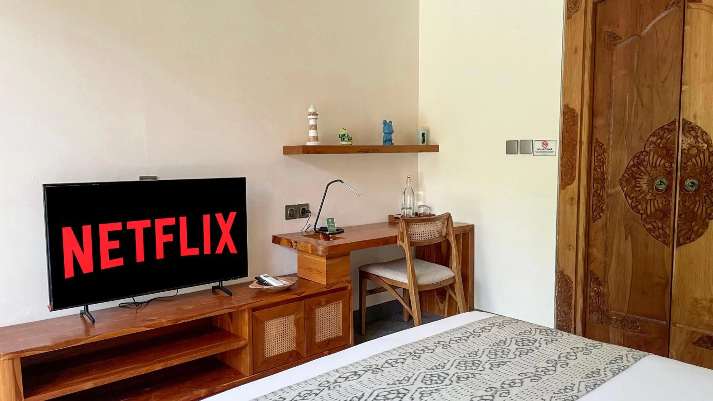 Bedroom, Bed in Leafy Home Canggu