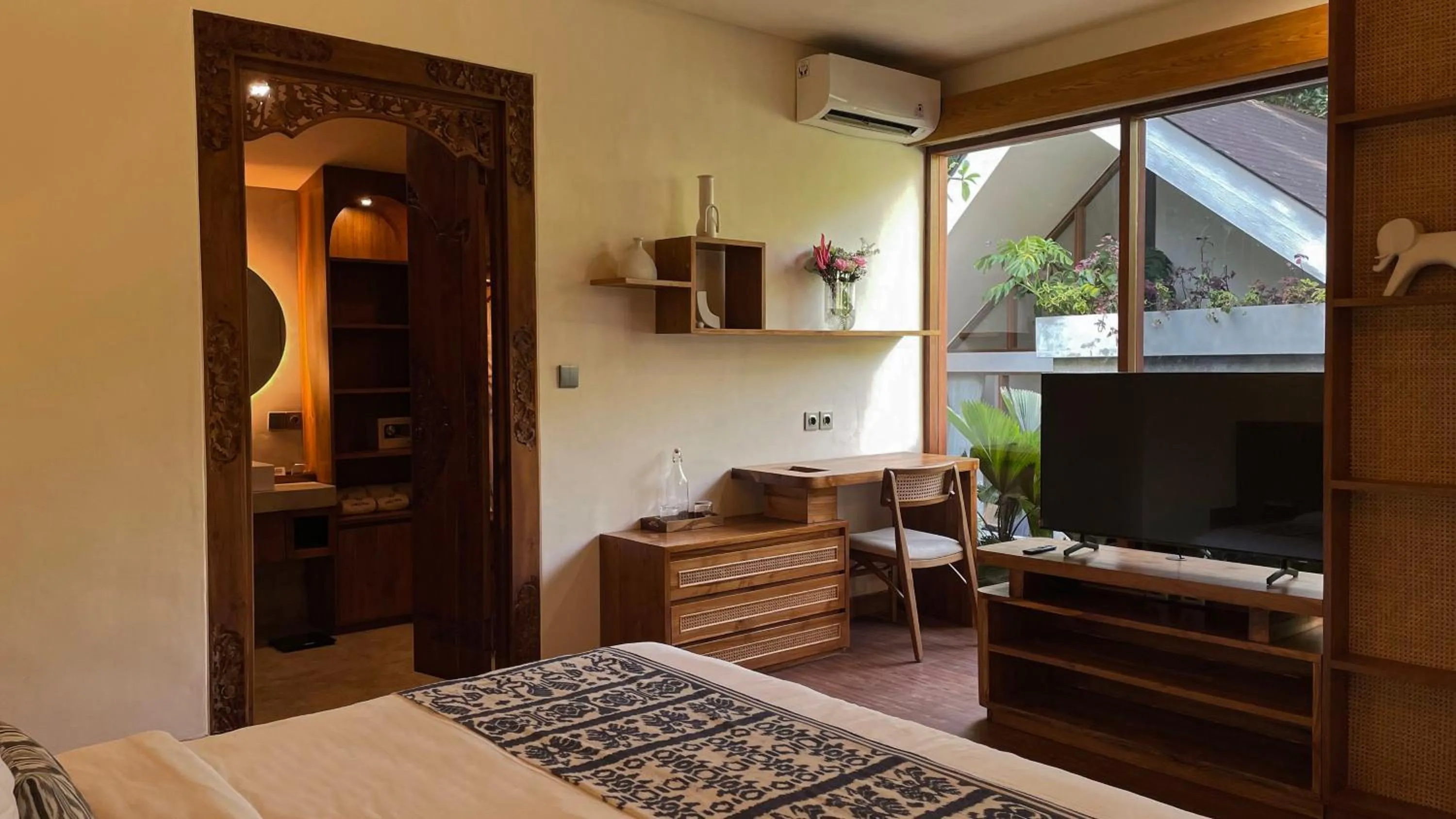 Bed in Leafy Home Canggu