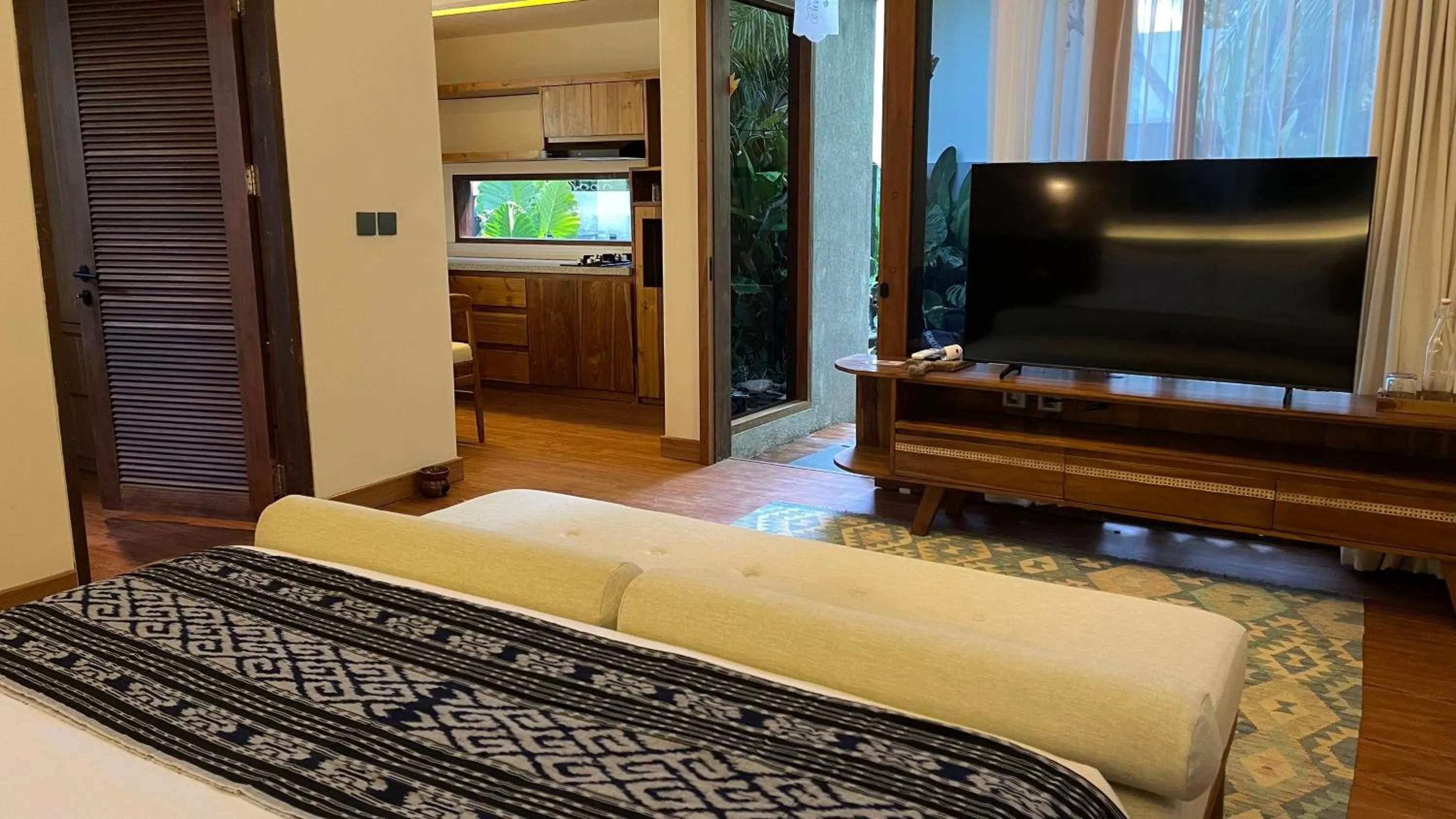 Communal lounge/ TV room in Leafy Home Canggu