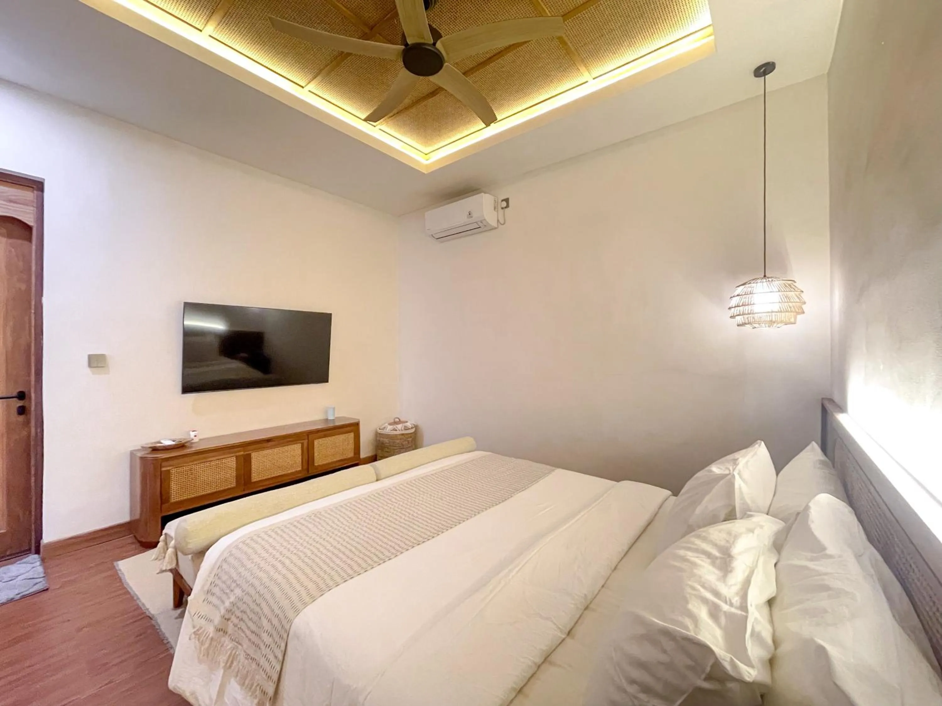 Bedroom, Bed in Leafy Home Canggu