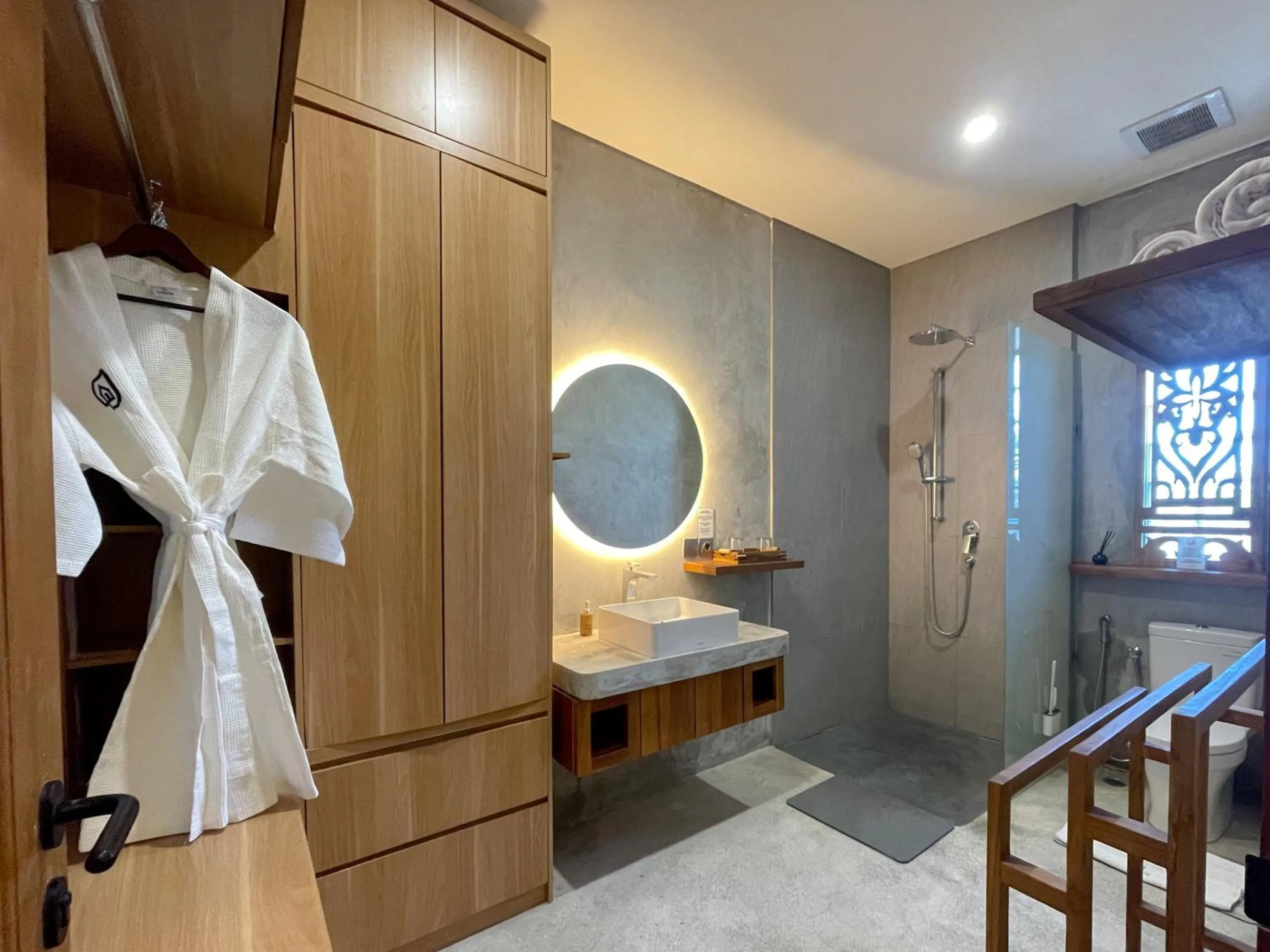 Bathroom in Leafy Home Canggu