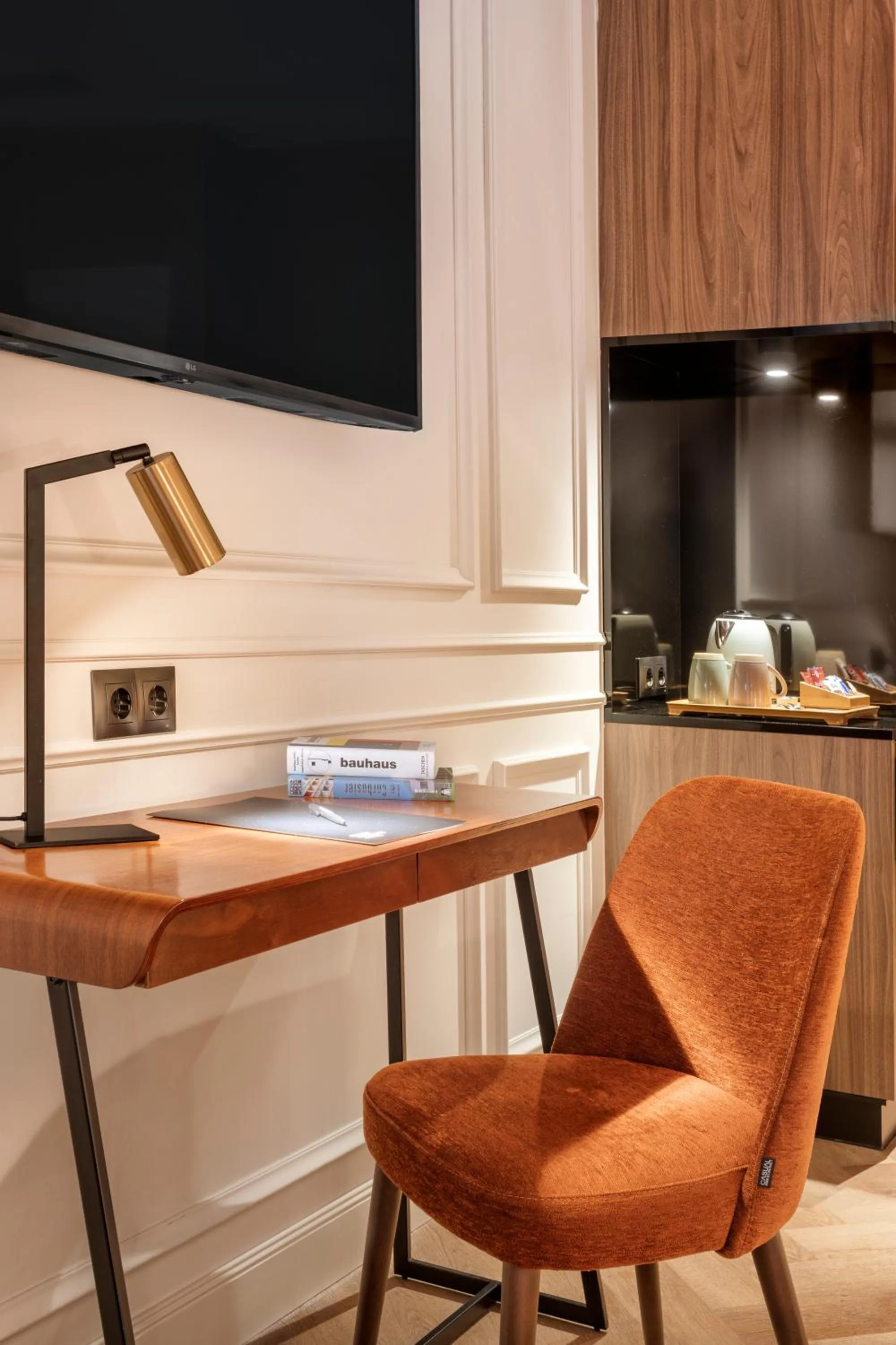 TV and multimedia in Bilder Boutique Hotel