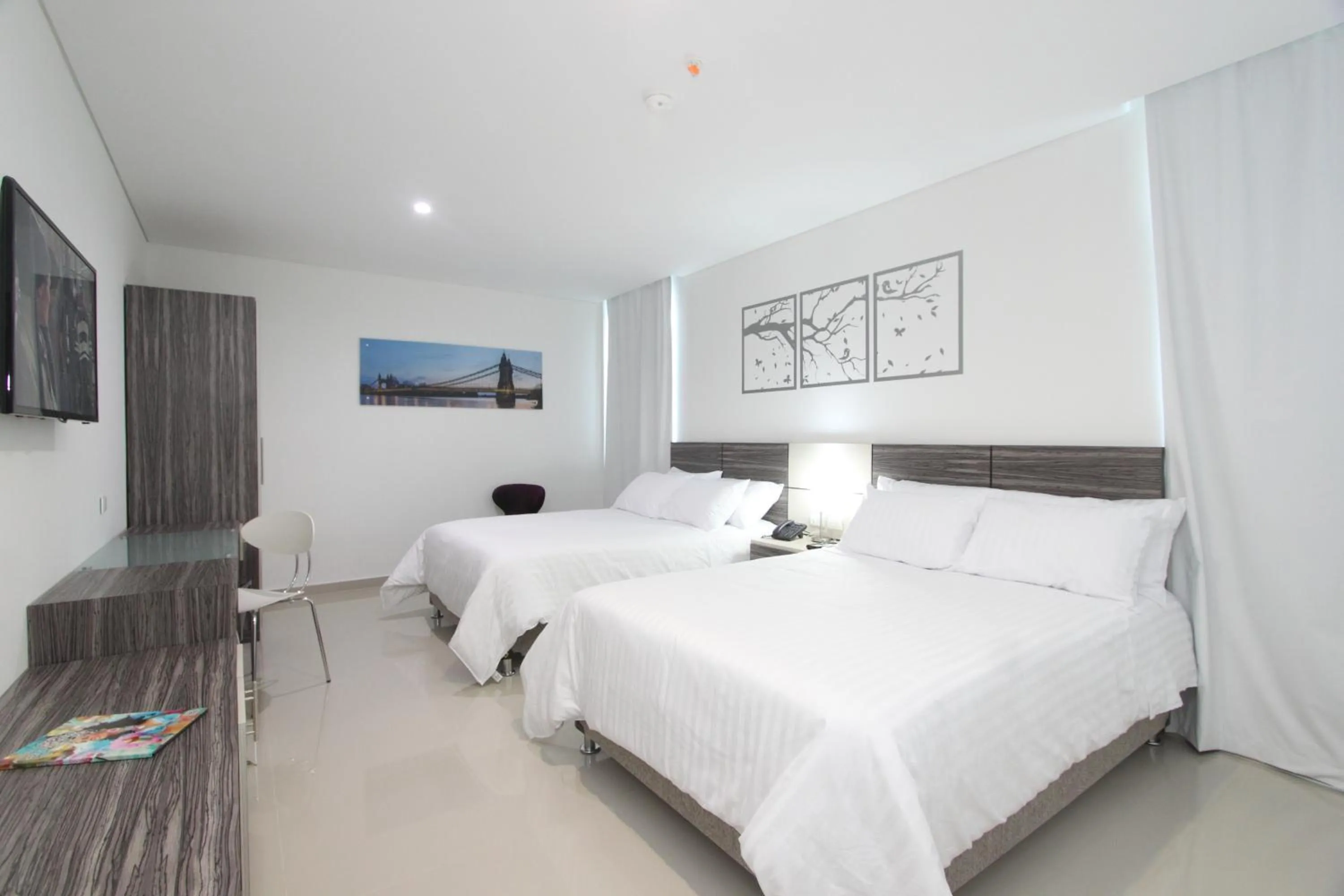 Photo of the whole room, Bed in Hotel Oxford Barranquilla