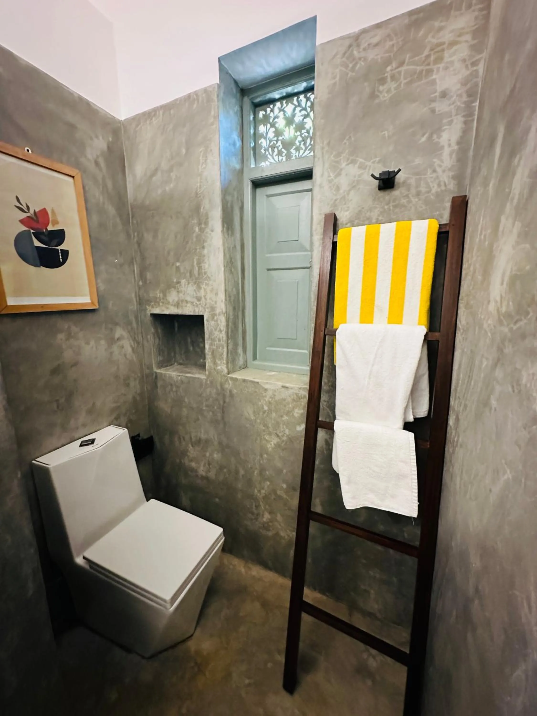 Toilet in Moi Talpe by DBI