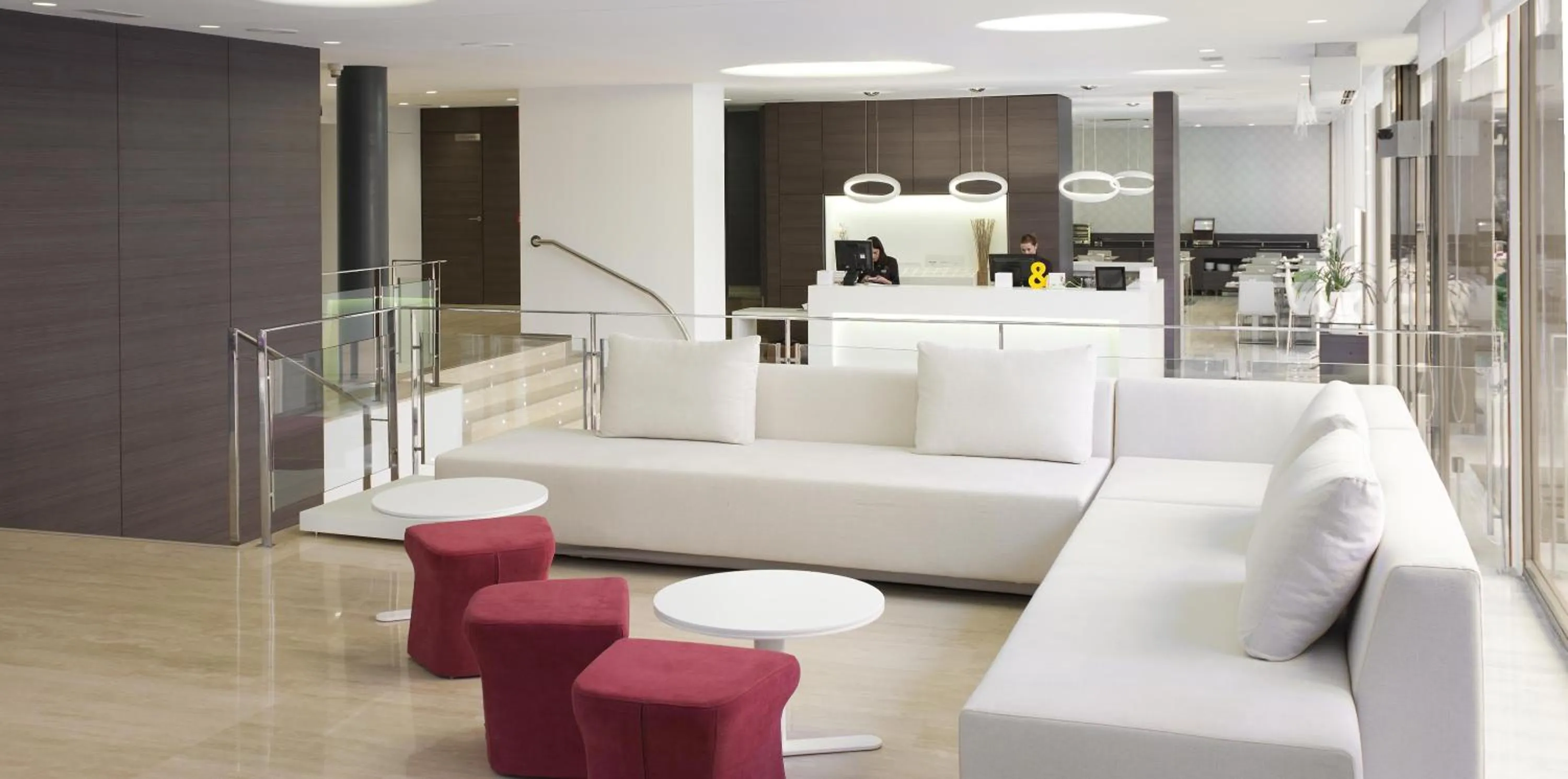 Lobby or reception in NH Castellón Mindoro