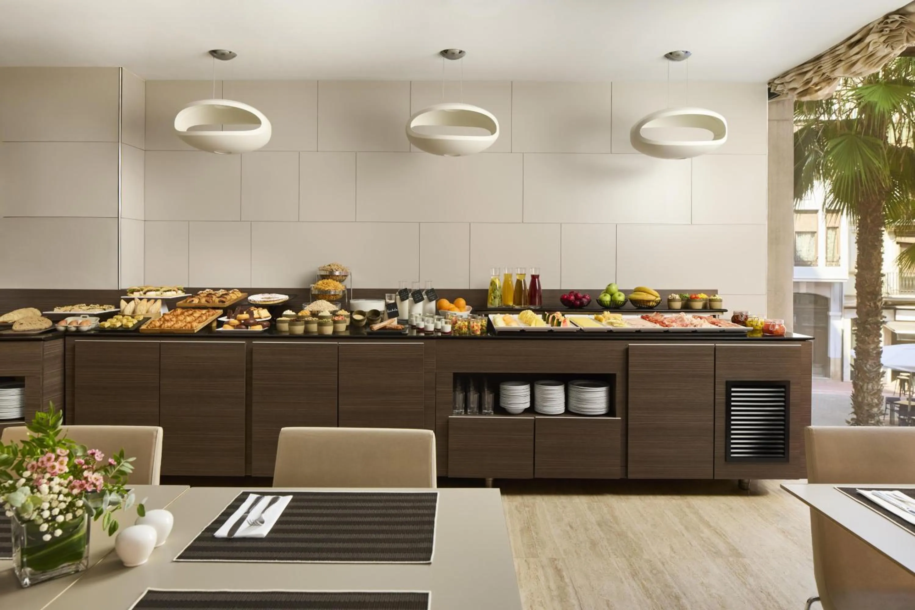 Breakfast in NH Castellón Mindoro