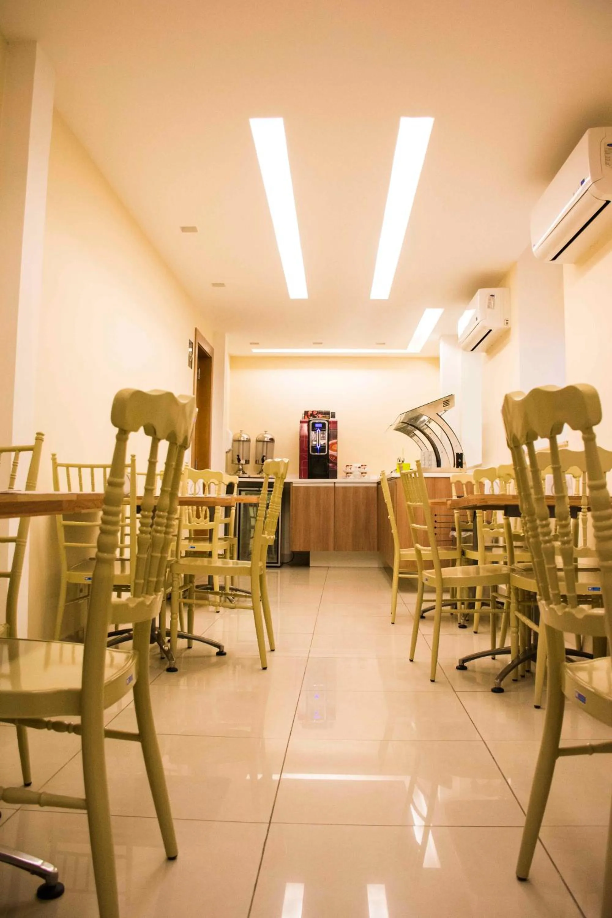 Restaurant/places to eat in Samba Rio 1900