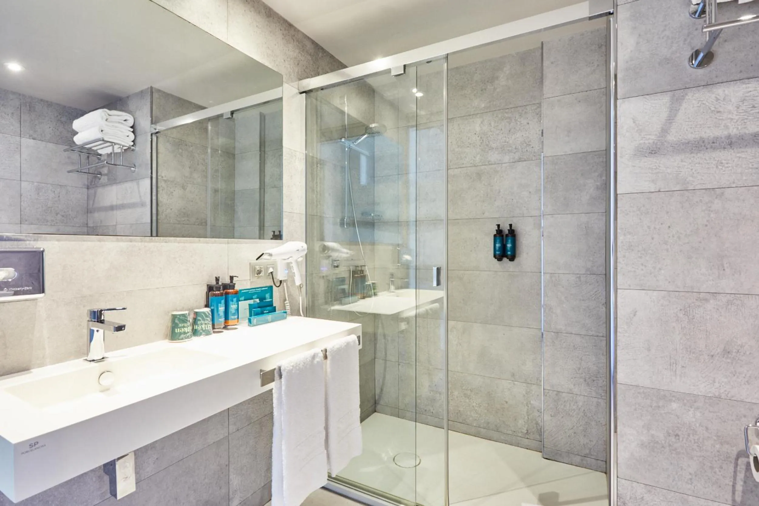 Bathroom in Silken Turcosa 3 Sup