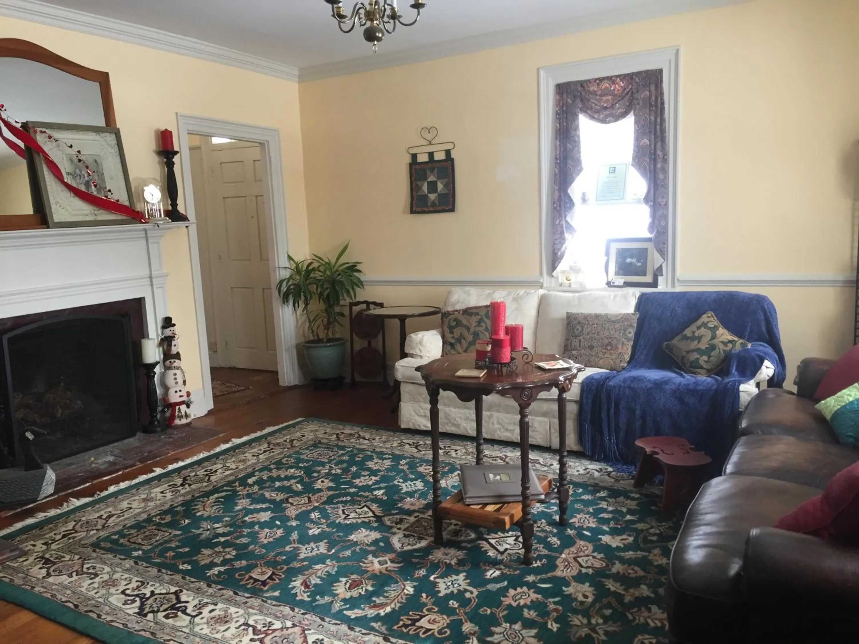 Seating area in Stephen Clay Homestead Bed and Breakfast