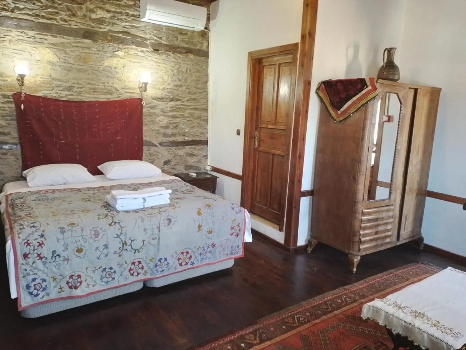 Bed in Şirince Lotus Konakları