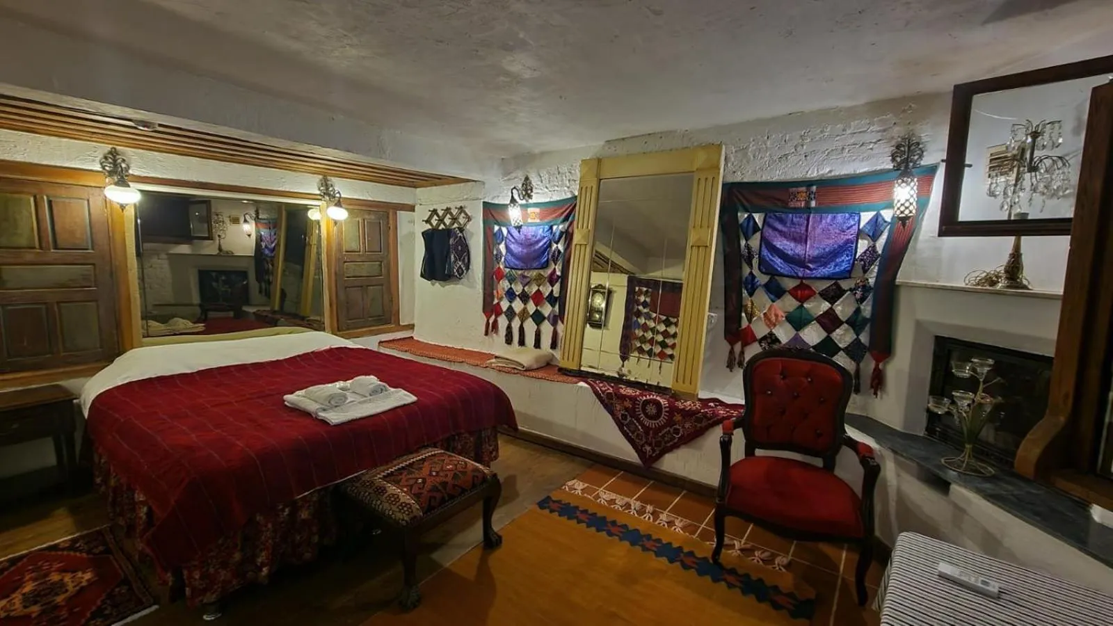 Bed in Şirince Lotus Konakları