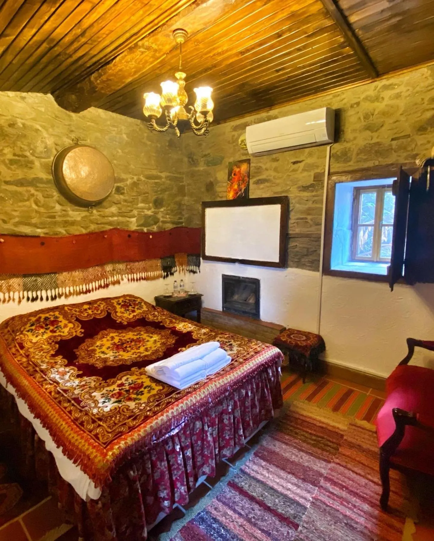 Bed in Şirince Lotus Konakları