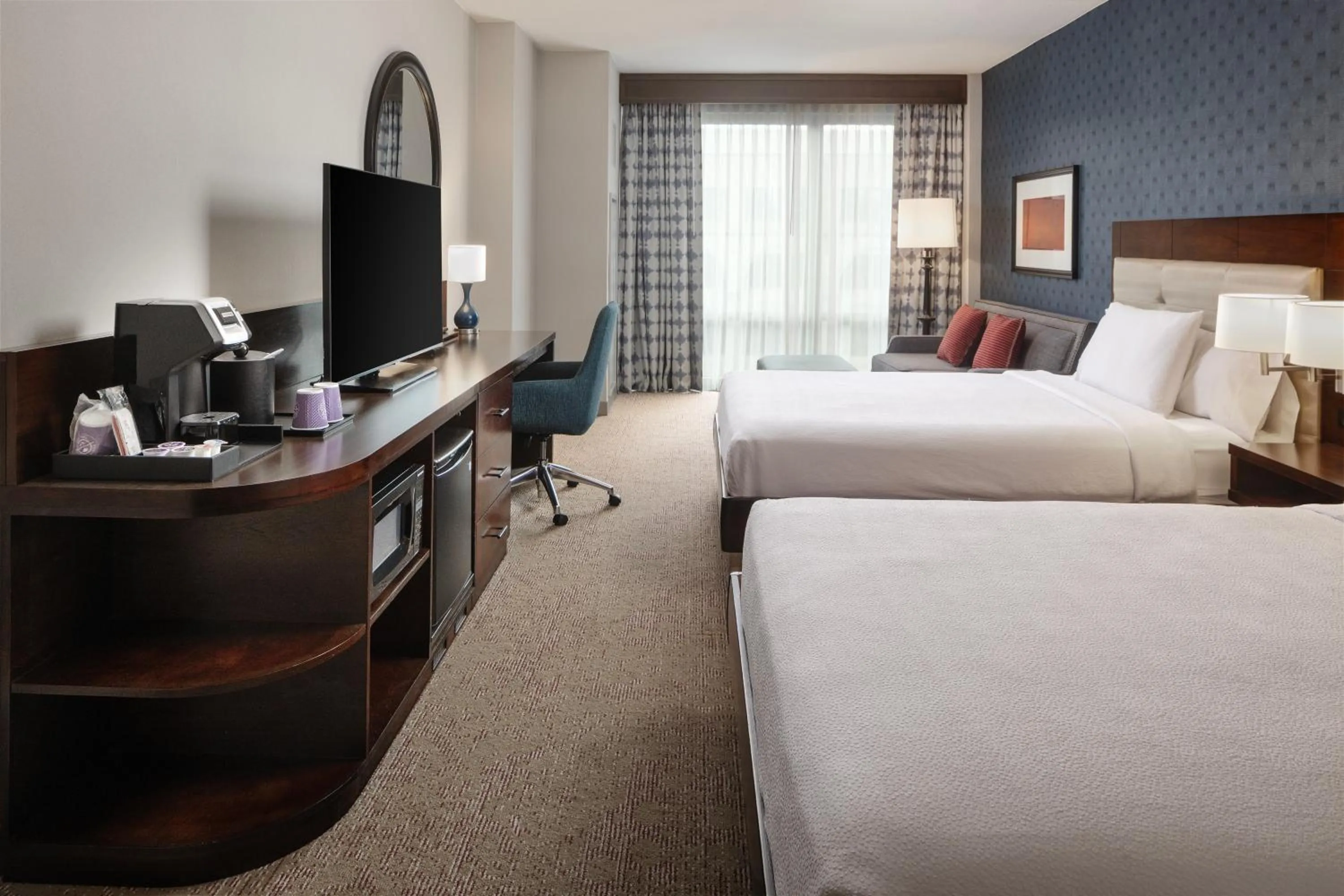 Bedroom, Bed in Hilton Garden Inn Washington DC/Georgetown Area