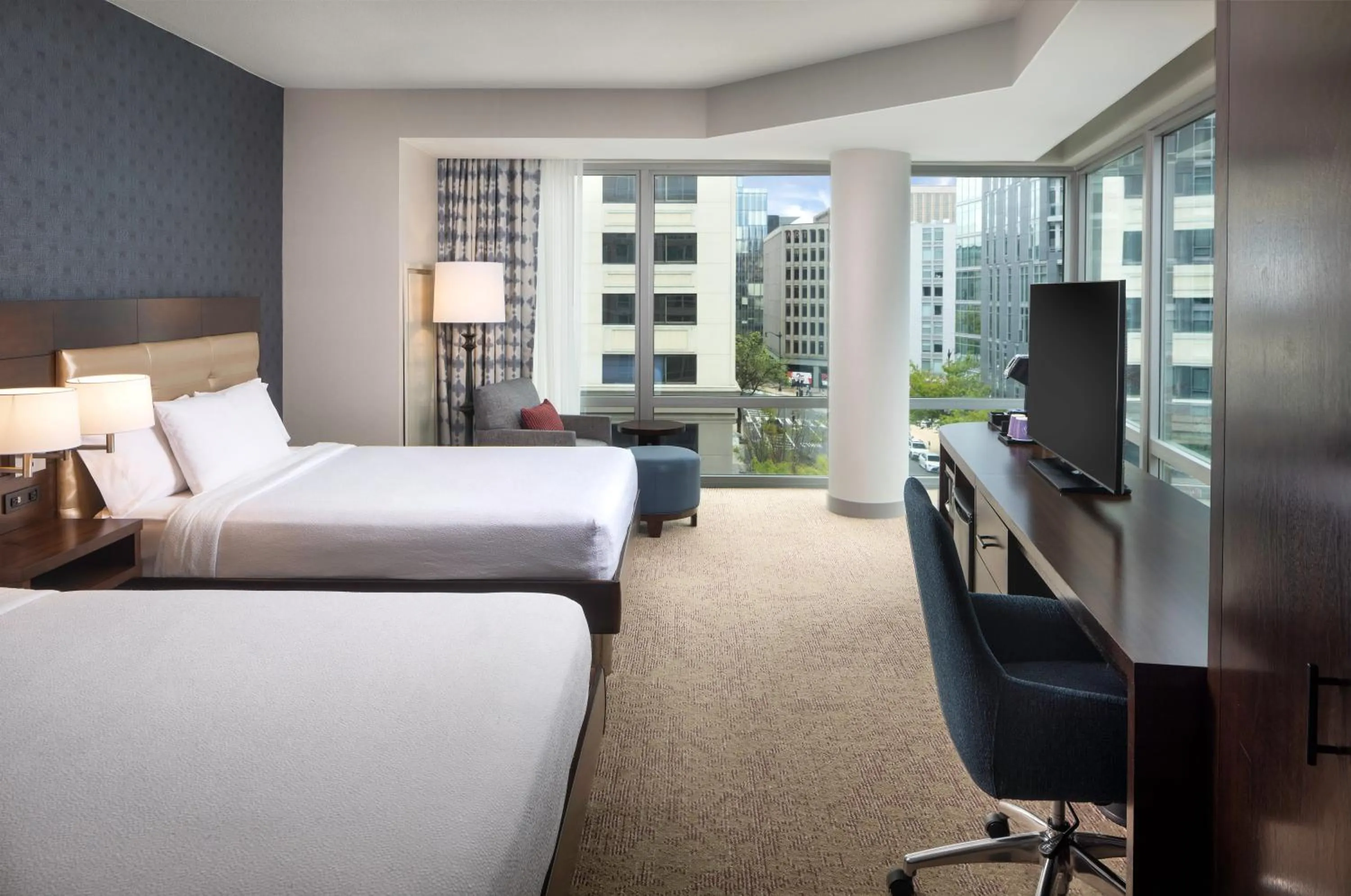 Bedroom, Bed in Hilton Garden Inn Washington DC/Georgetown Area