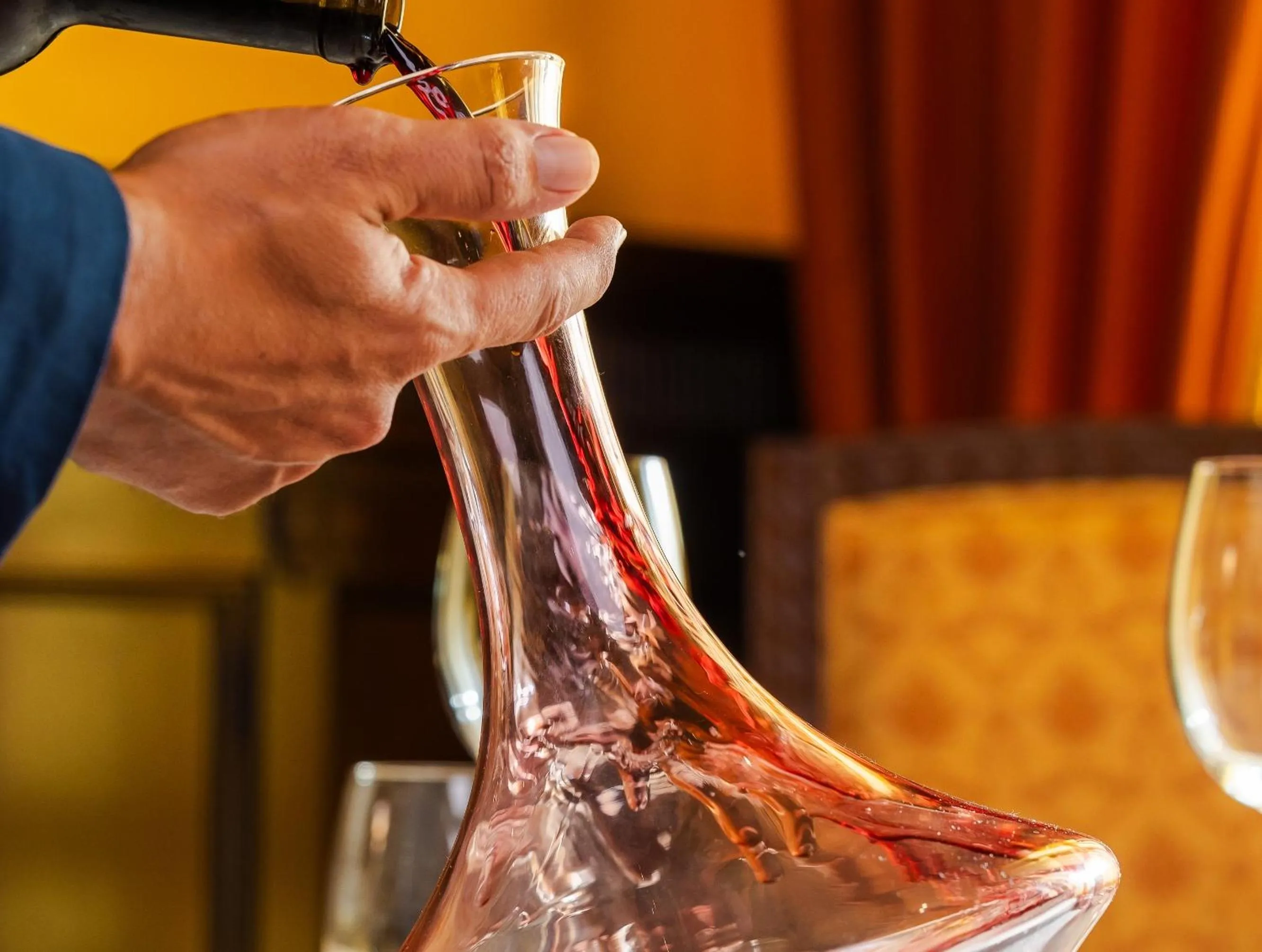 Drinks in Europe Villa Cortes GL